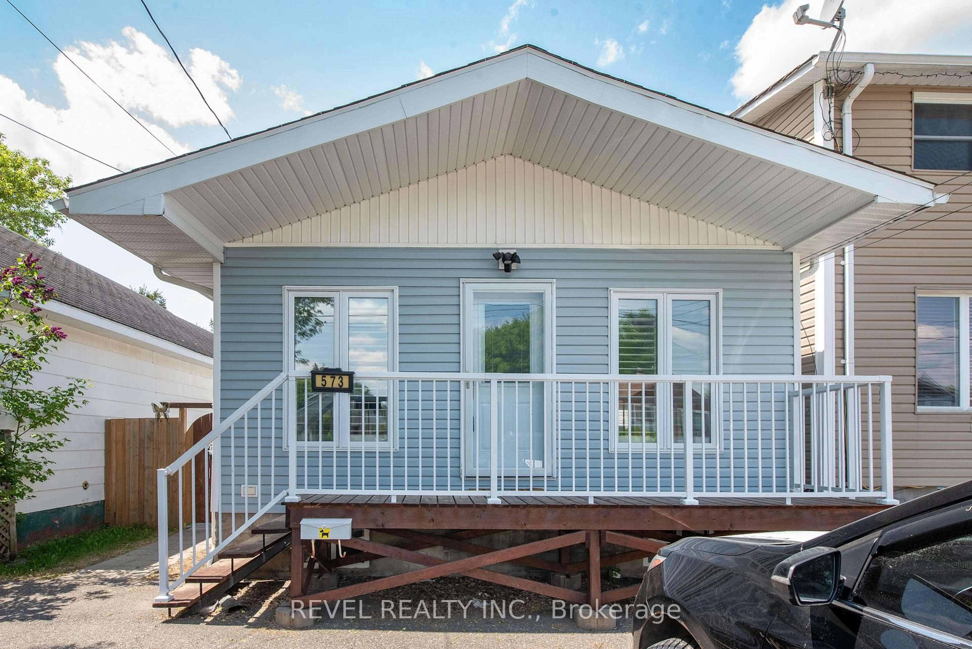 Home with vinyl exterior material, street for 573 Birch St, Timmins Ontario P4N 2C3
