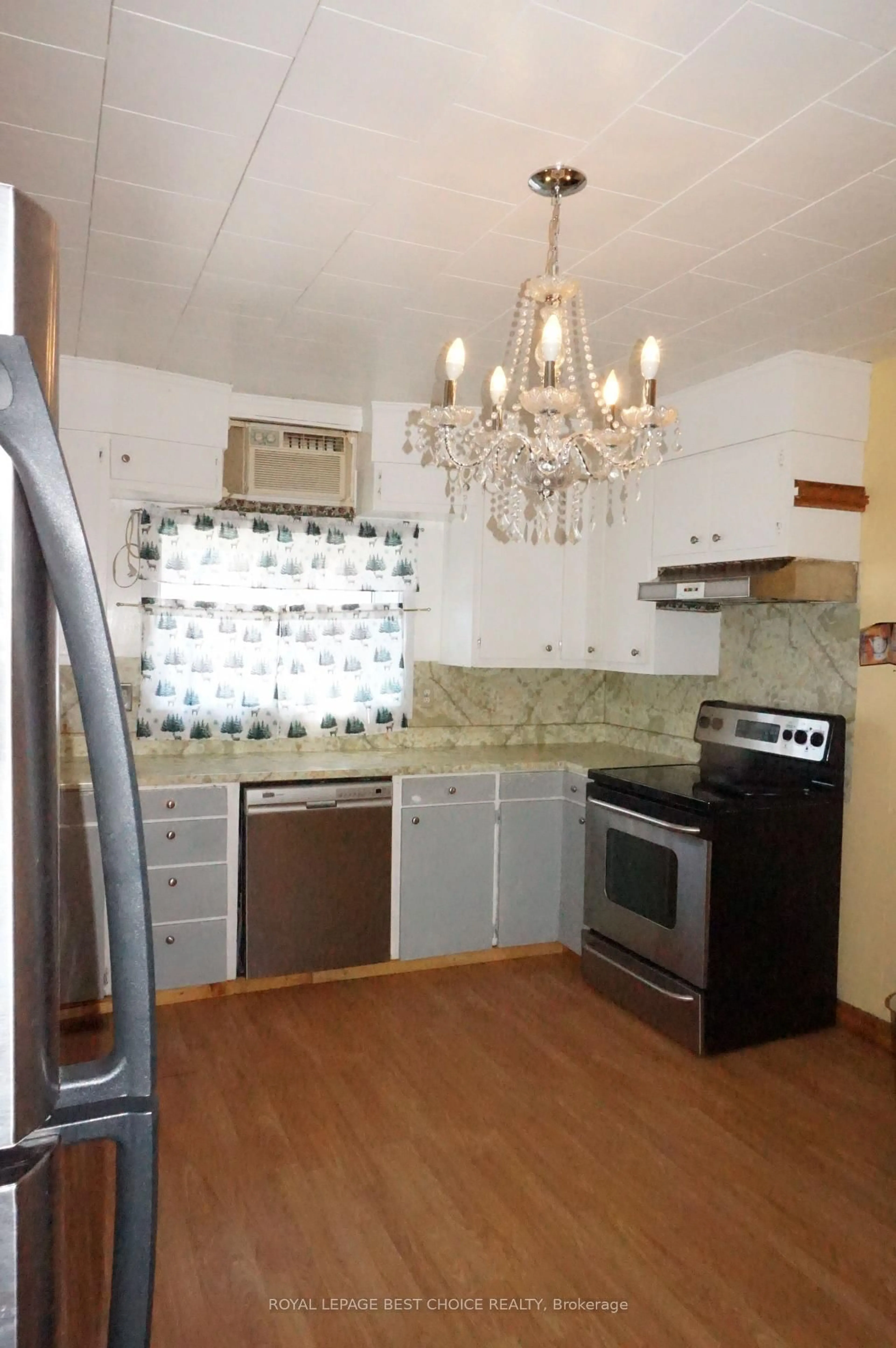 Standard kitchen, unknown for 61 Silver St, Cobalt Ontario P0J 1C0