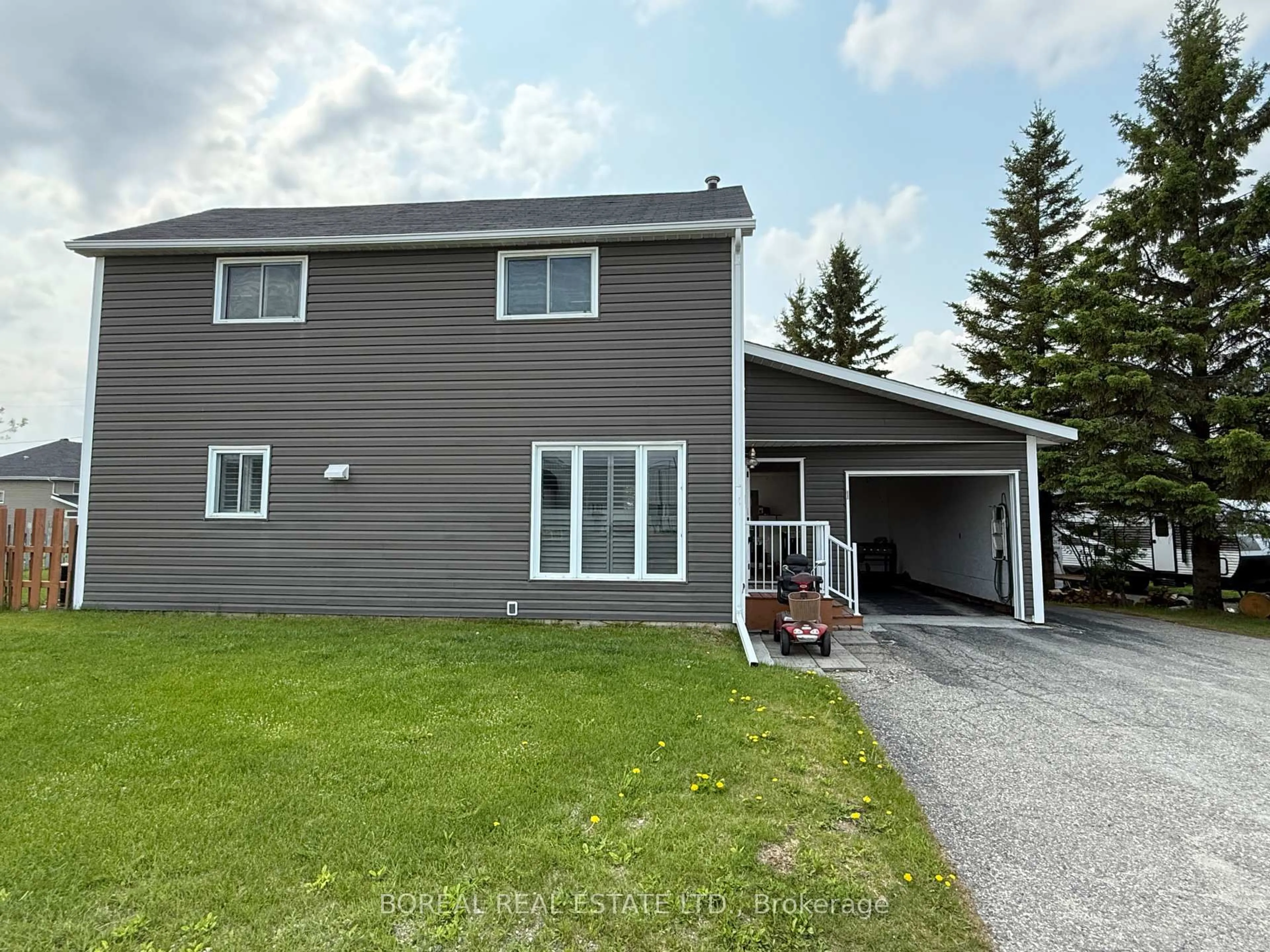 Home with vinyl exterior material, unknown for 1 Boisvert Cres, Cochrane Ontario P0L 1C0