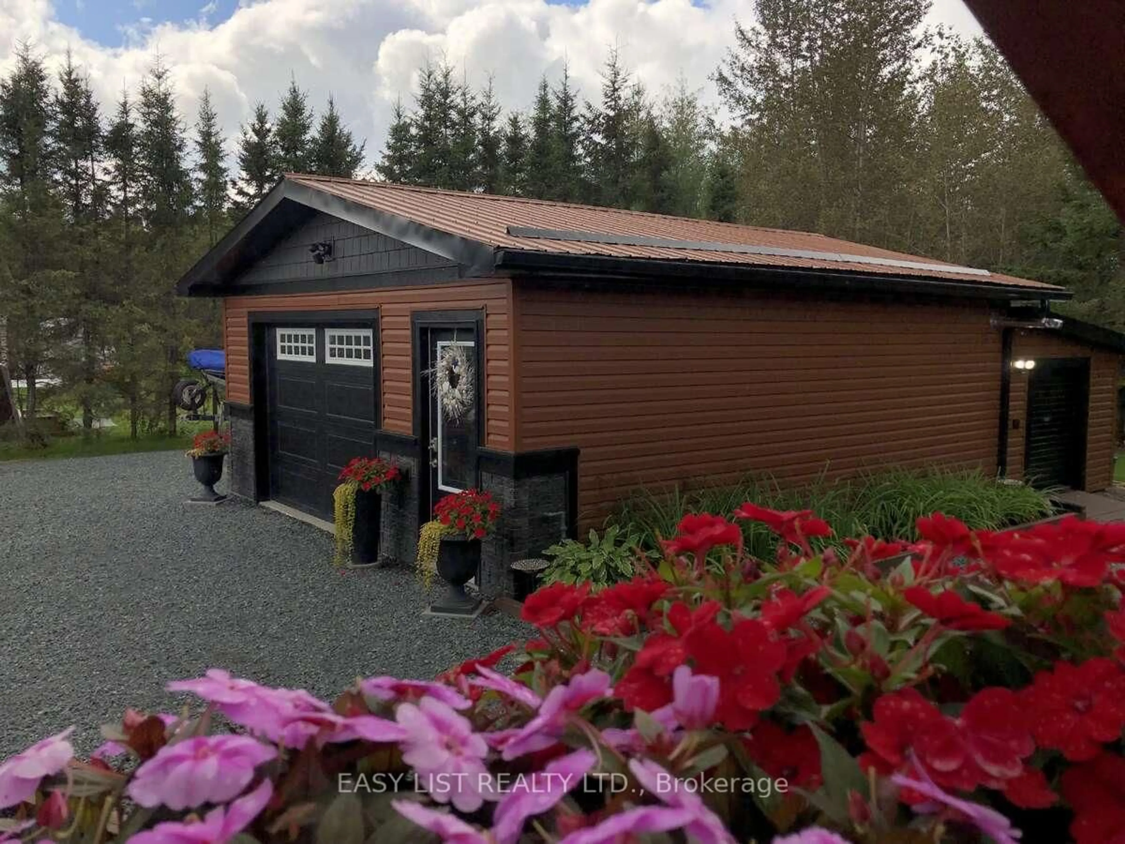 Indoor garage for 502 Principale St, Black River Matheson Ontario P0K 1W0