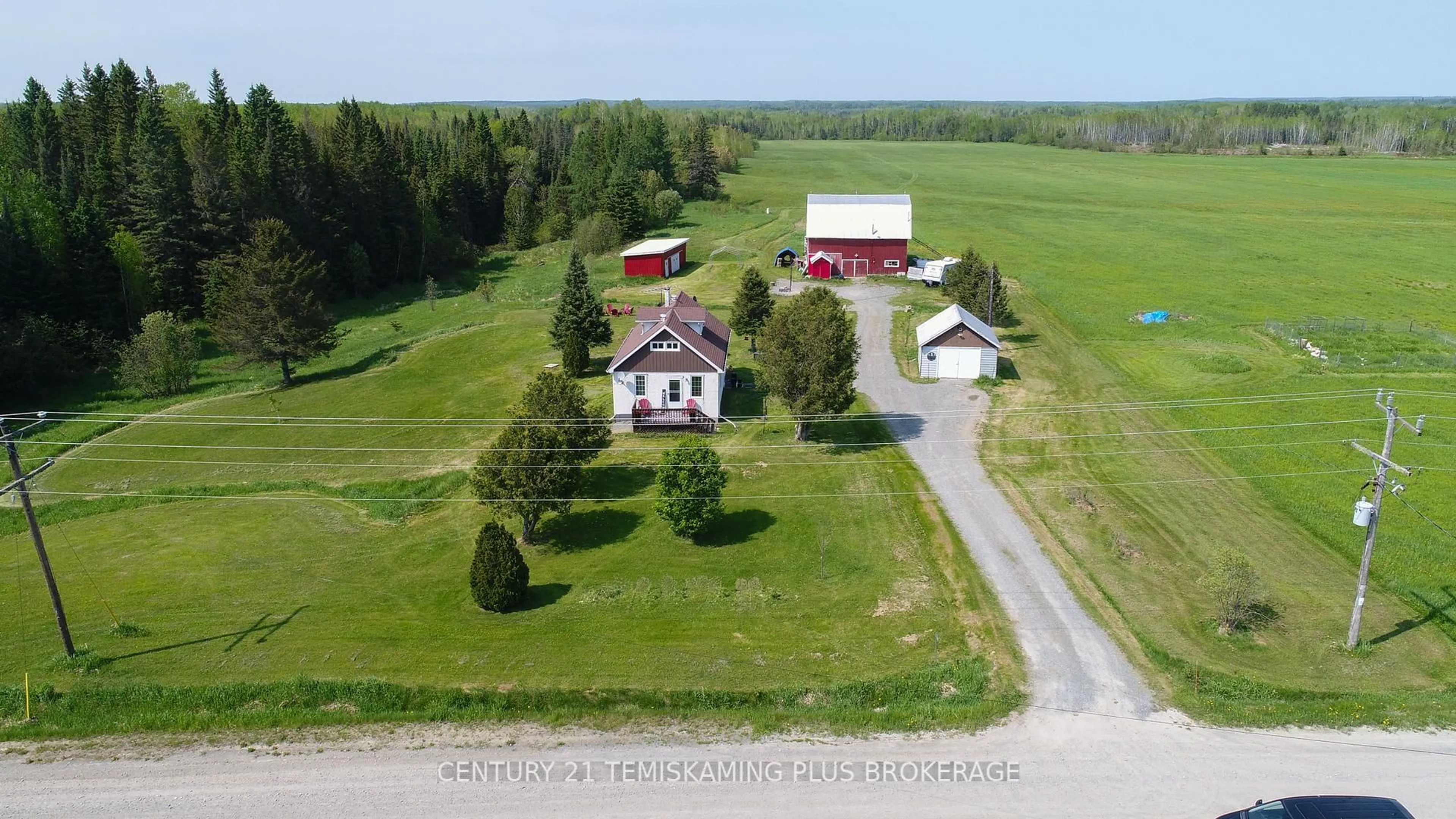 A pic from outside/outdoor area/front of a property/back of a property/a pic from drone, building for 386181 Boundary Rd, Englehart Ontario P0J 1H0