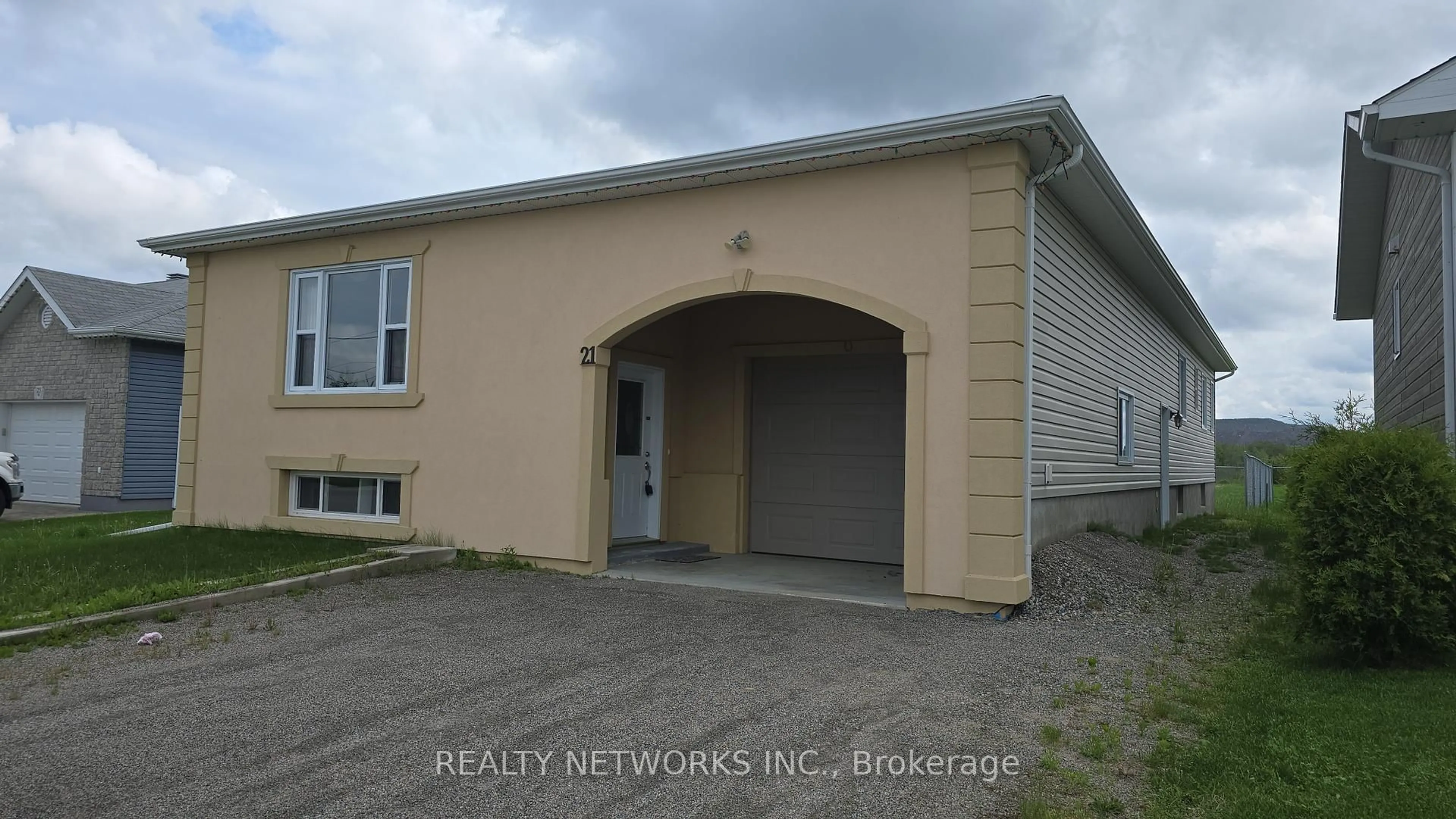 Indoor garage for 21 Quebec Ave, Timmins Ontario P4N 1H0