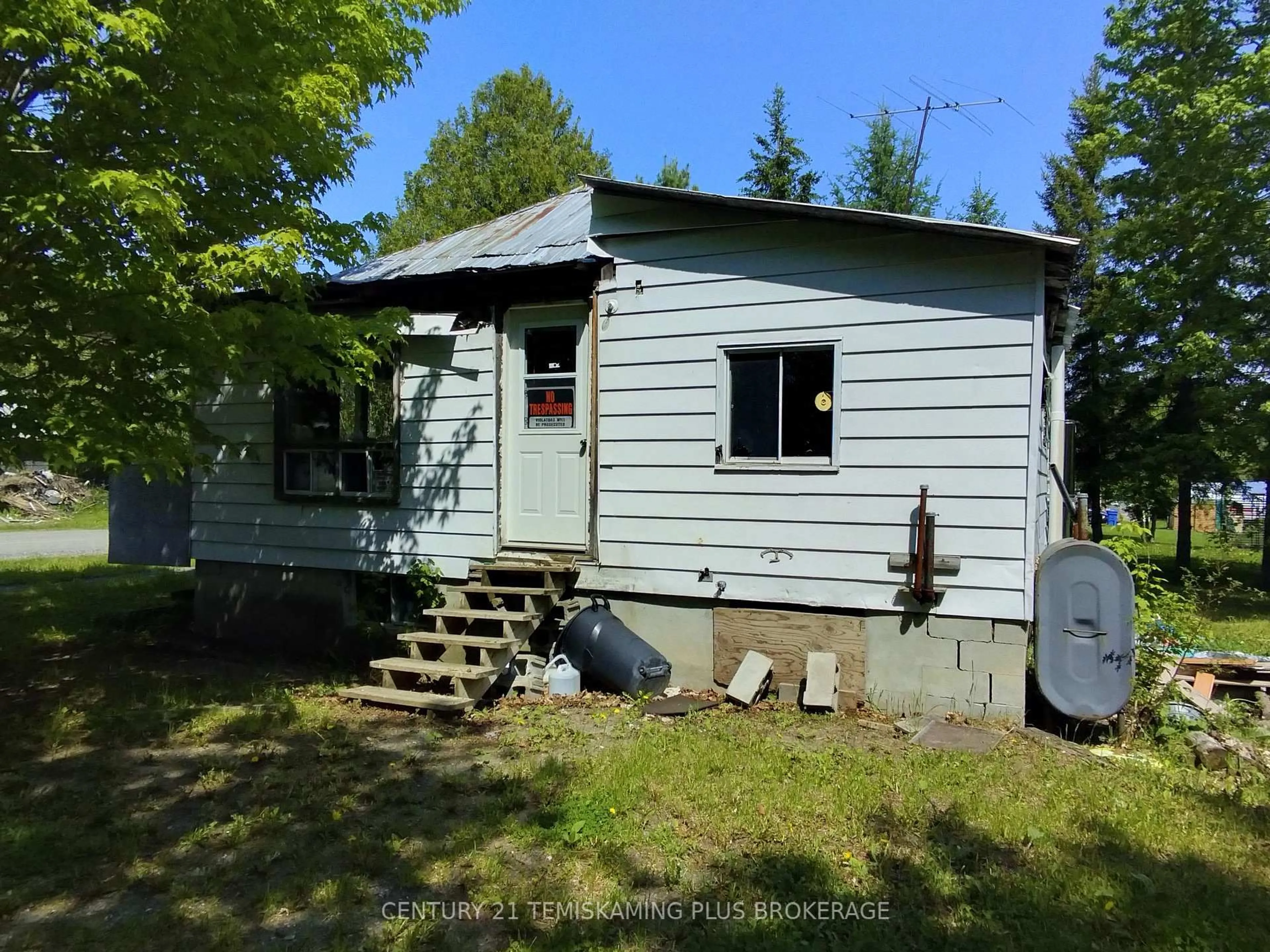 Shed for 465470 Montreal Ave, Timiskaming Ontario P0J 1C0