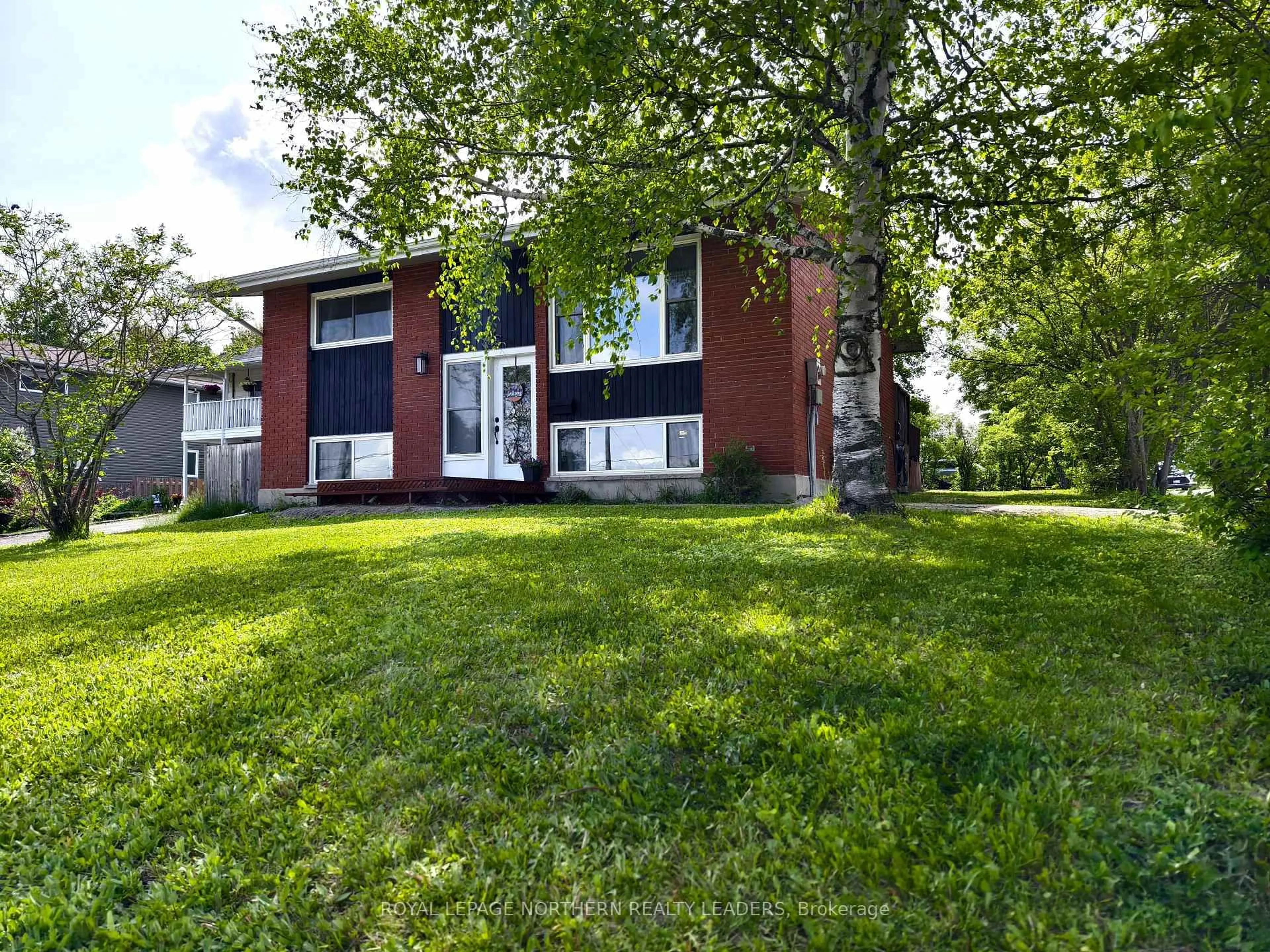 A pic from outside/outdoor area/front of a property/back of a property/a pic from drone, street for 345 Belleview St, Timmins Ontario P4N 5B3