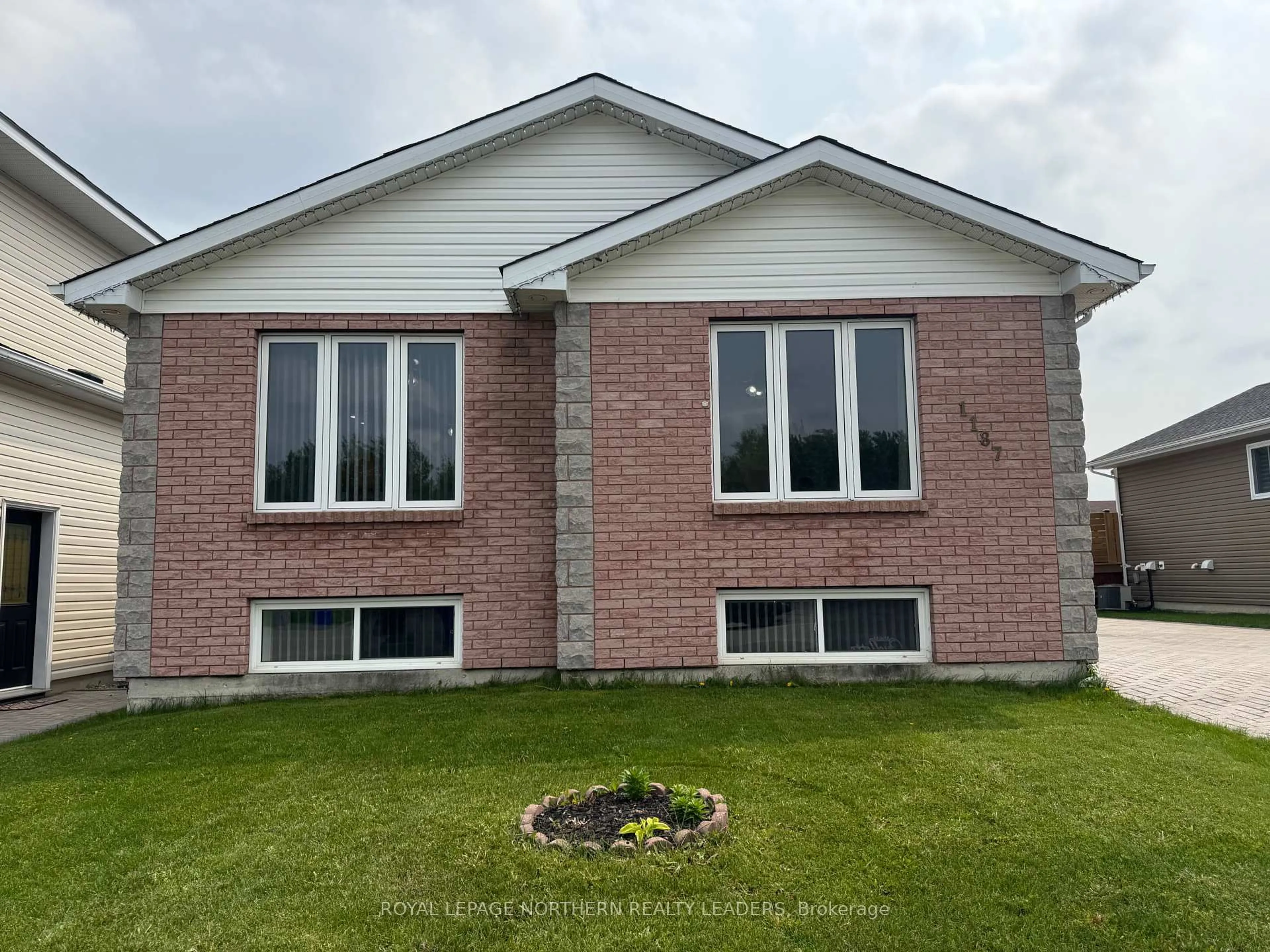 Home with brick exterior material, building for 1187 Park Ave, Timmins Ontario P4R 1M3