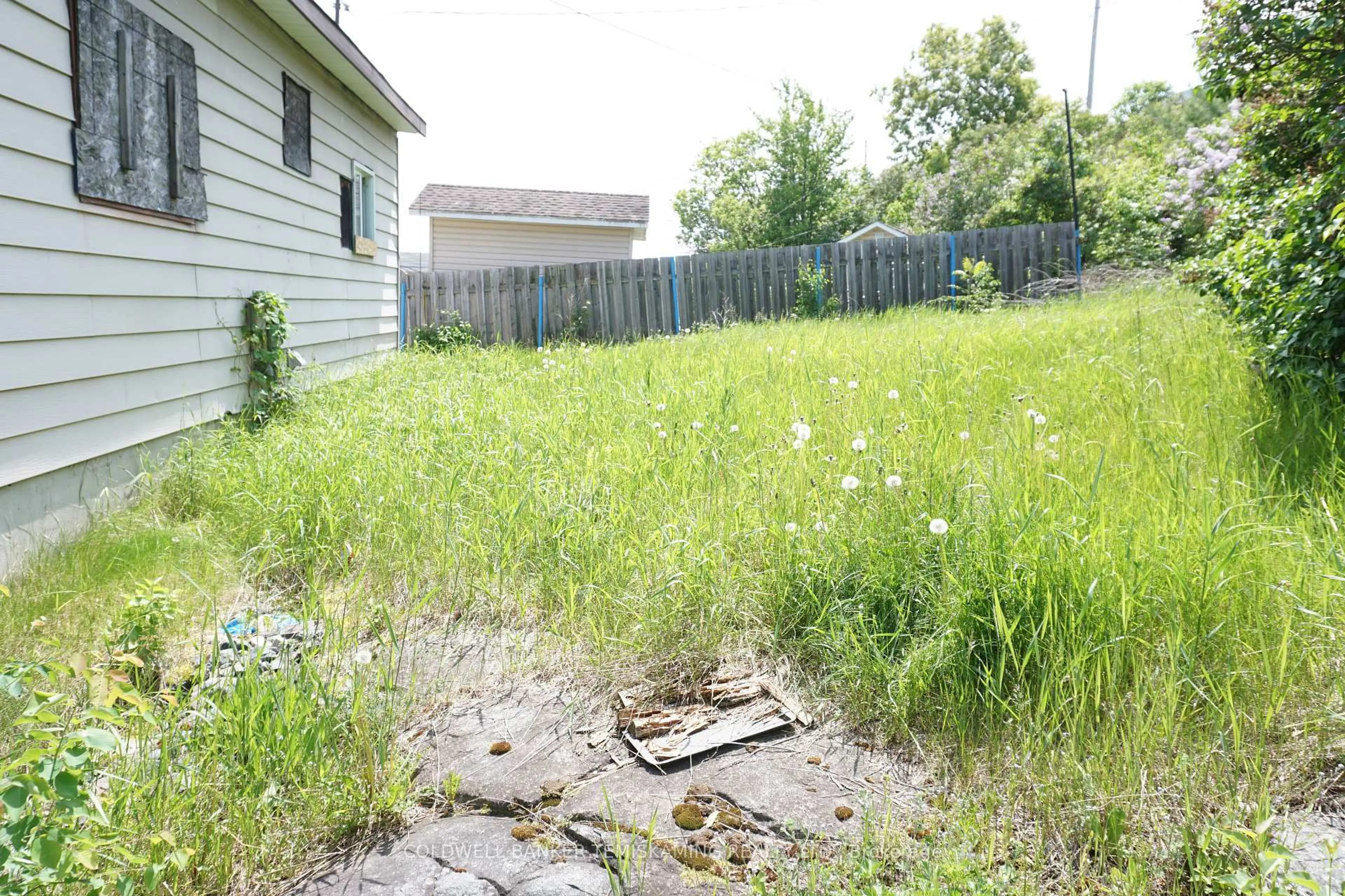 Shed for 66 Russell St, Cobalt Ontario P0J 1C0