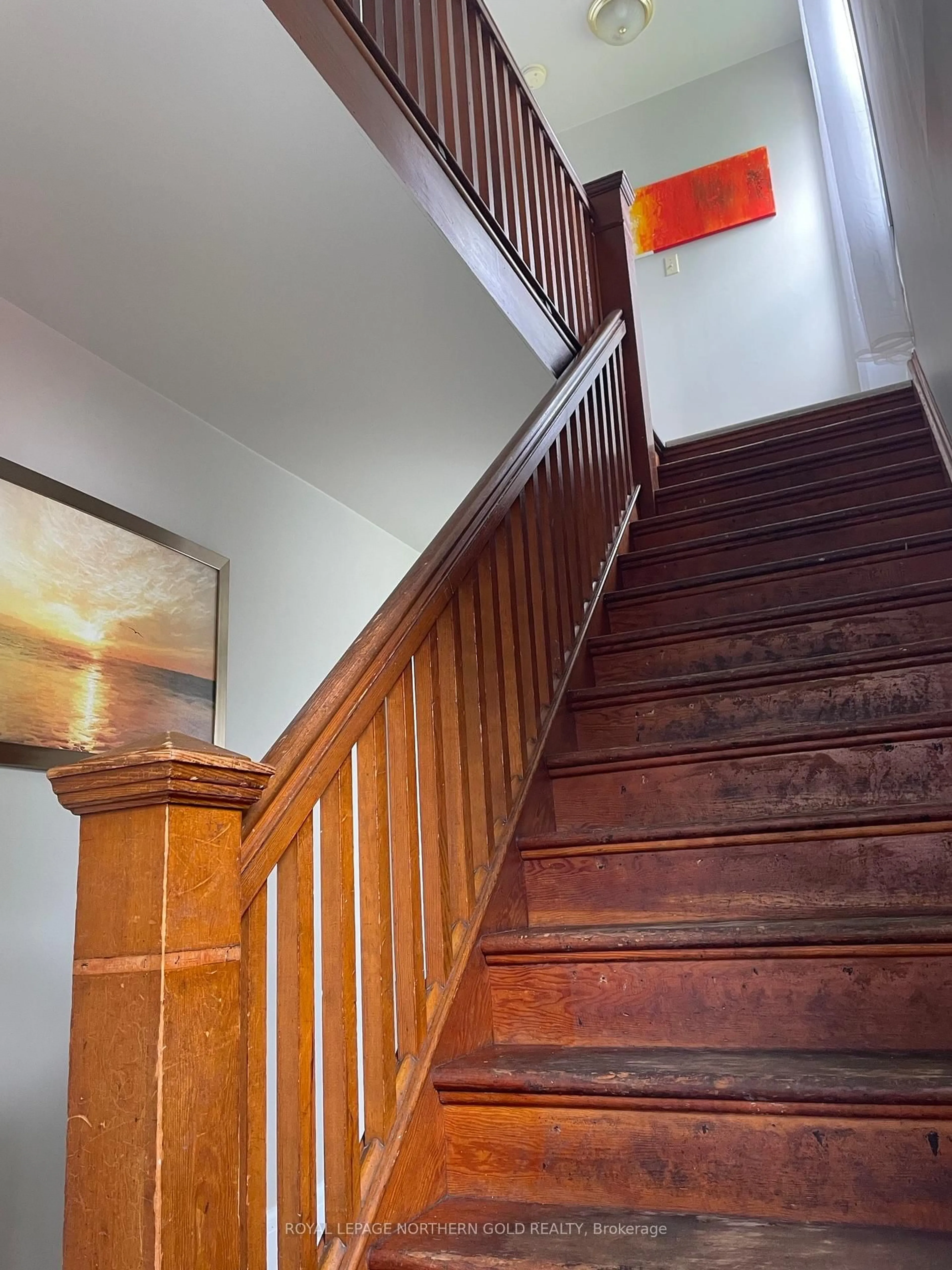 Stairs for 8 Poplar Ave, Kirkland Lake Ontario P2N 2M3
