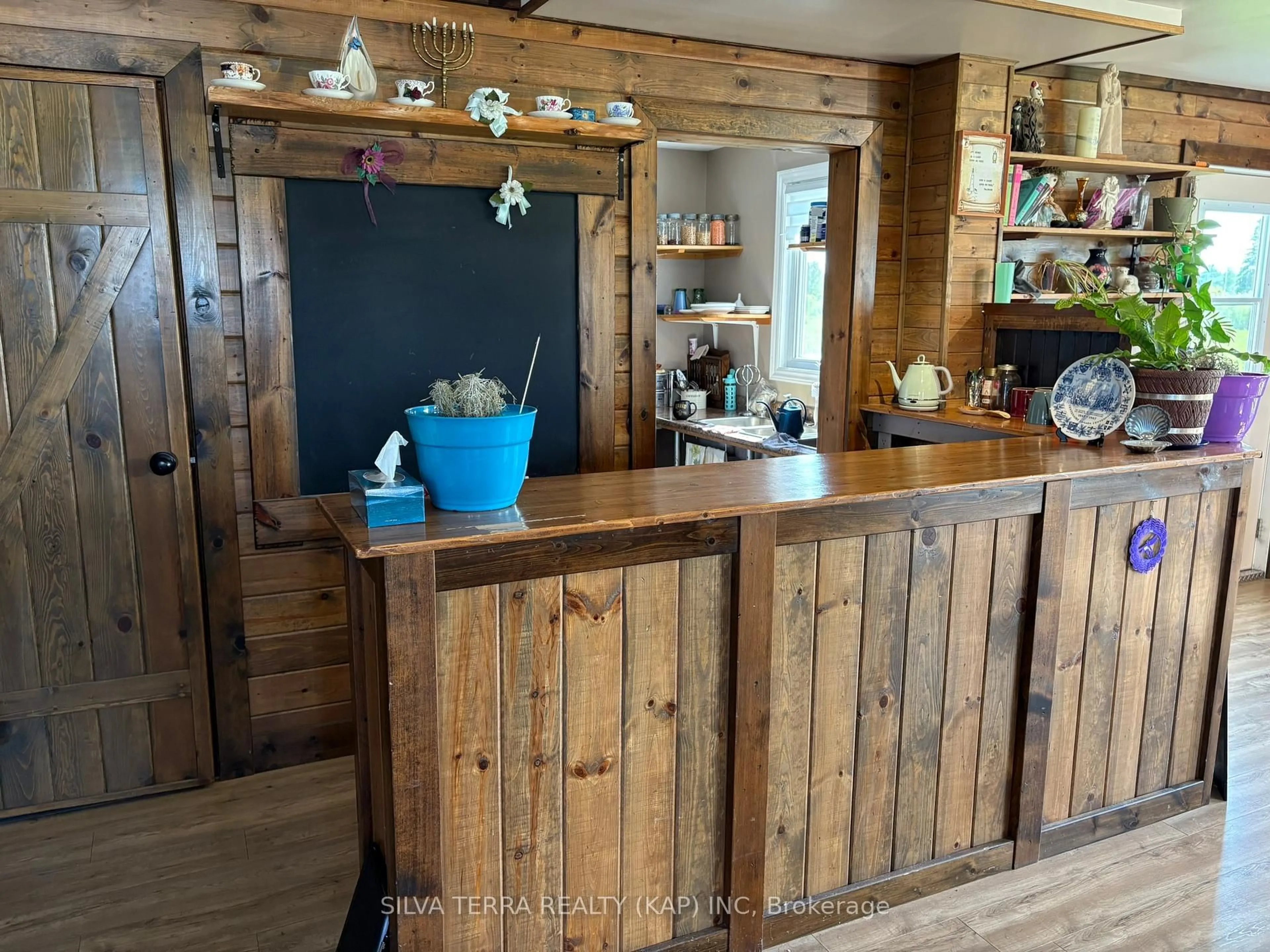 Rustic kitchen, wood/laminate floor for 52 Doyon St, Fauquier-Strickland Ontario P0L 1G0