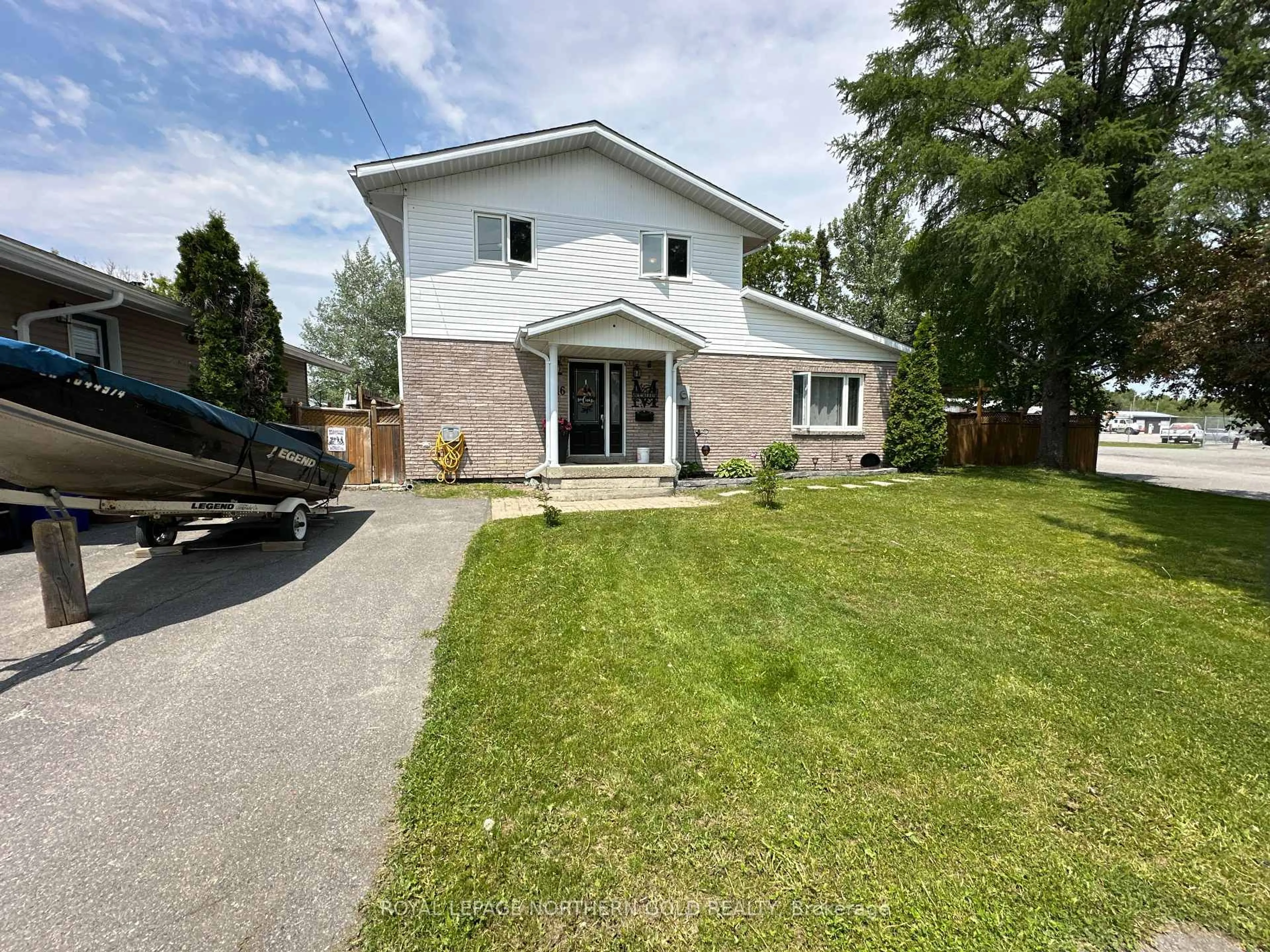 Home with vinyl exterior material, street for 116 FOURTH St, Kirkland Lake Ontario P2N 1T4