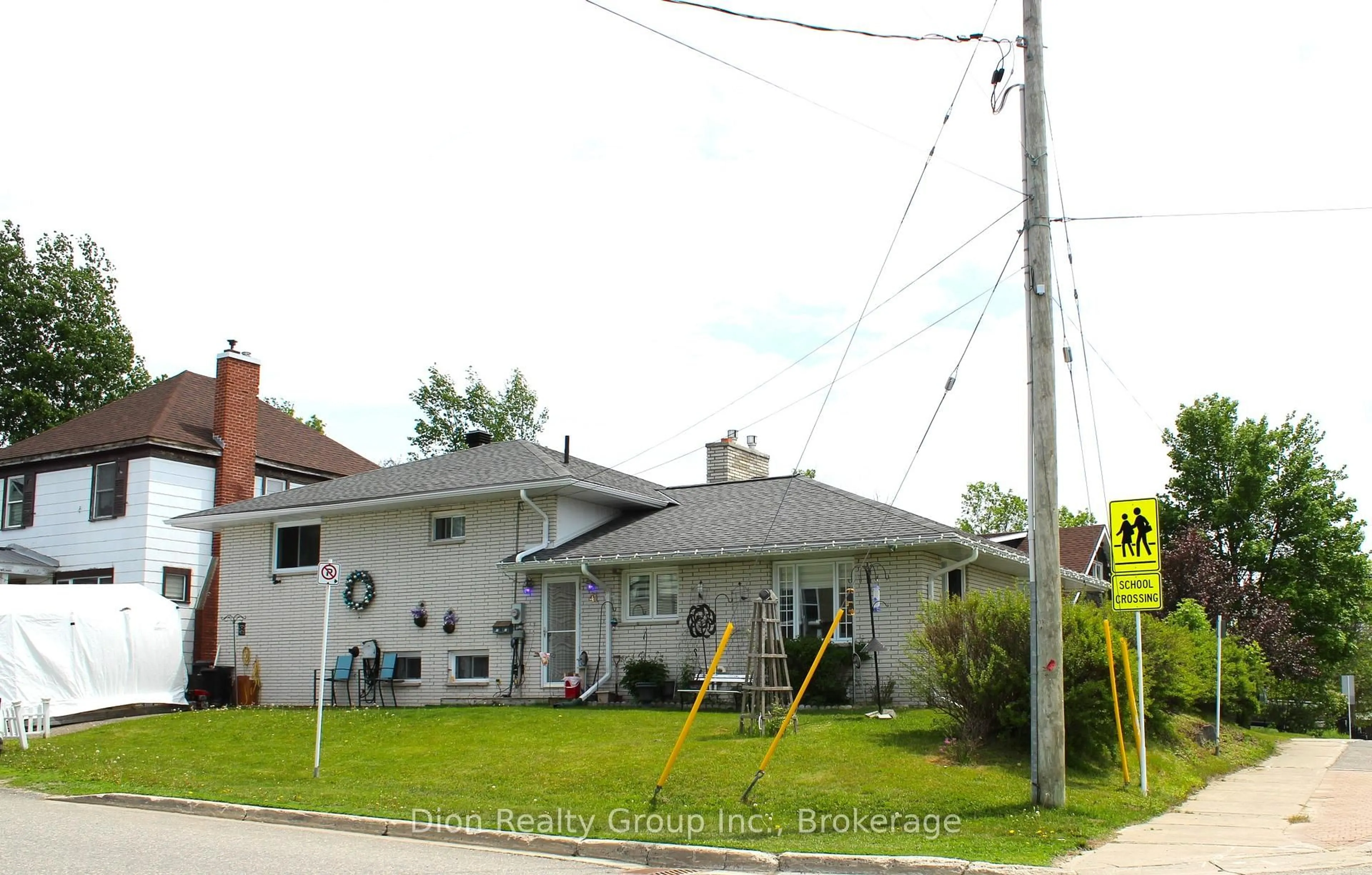 A pic from outside/outdoor area/front of a property/back of a property/a pic from drone, street for 41 Tower St, Kirkland Lake Ontario P2N 1P3