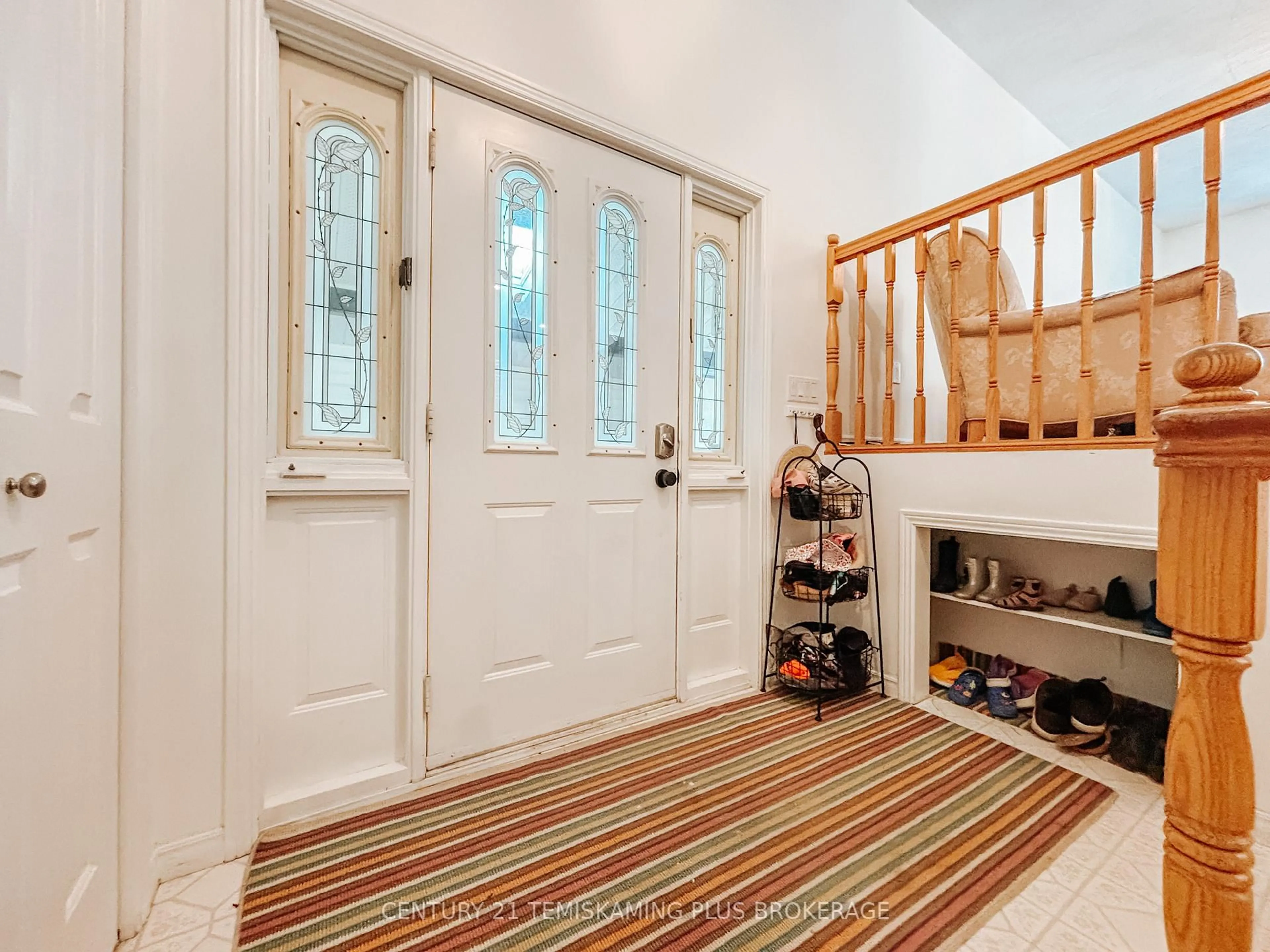 Indoor entryway for 242 Farah Ave, Temiskaming Shores Ontario P0J 1P0