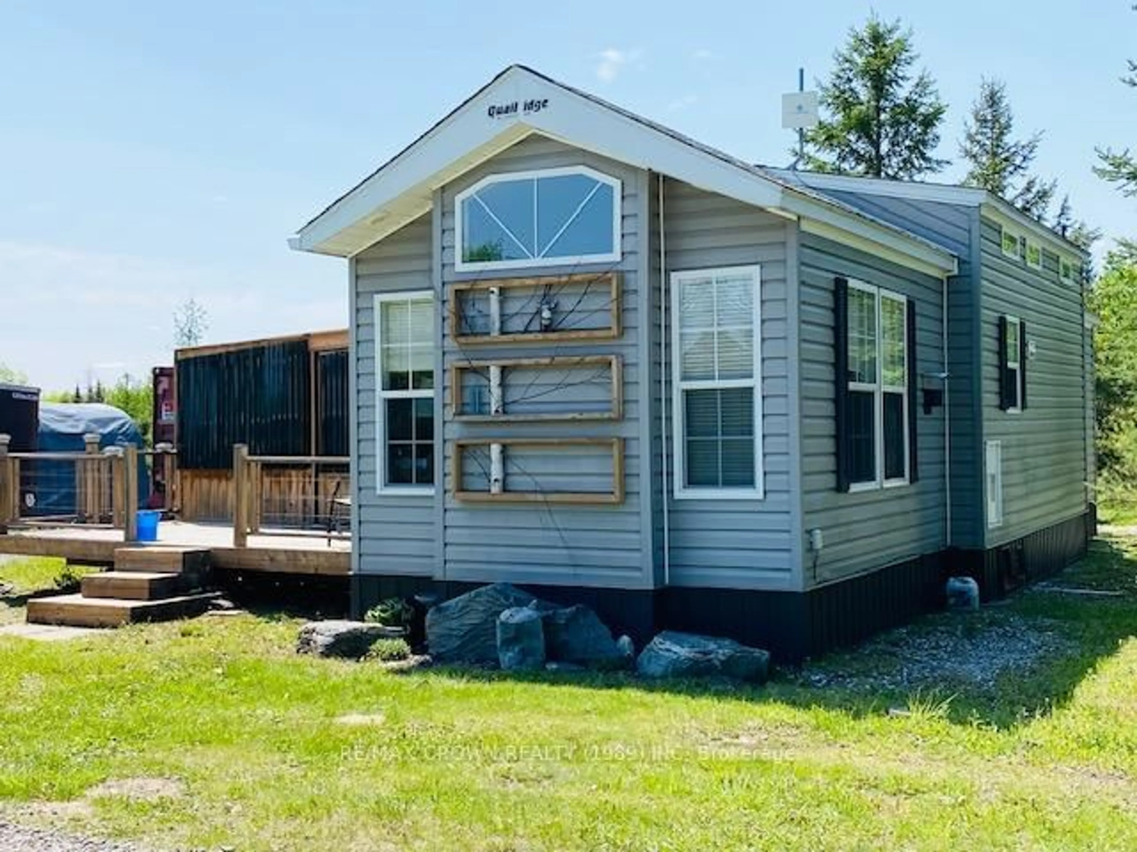 Home with vinyl exterior material, unknown for 288 McNee St, Hearst Ontario P0L 1N0