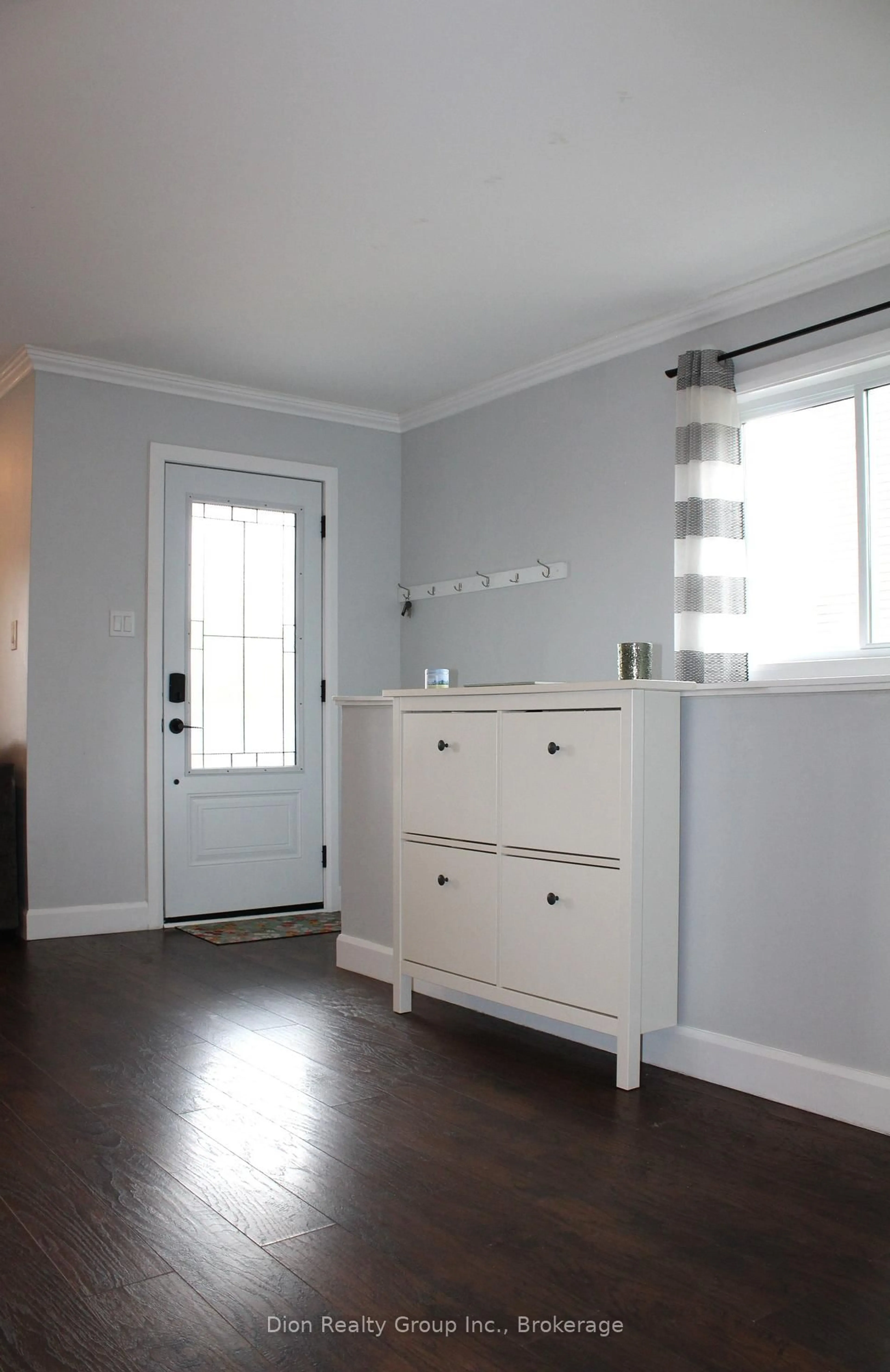 Indoor entryway for 49 Queen St, Kirkland Lake Ontario P2N 2R2