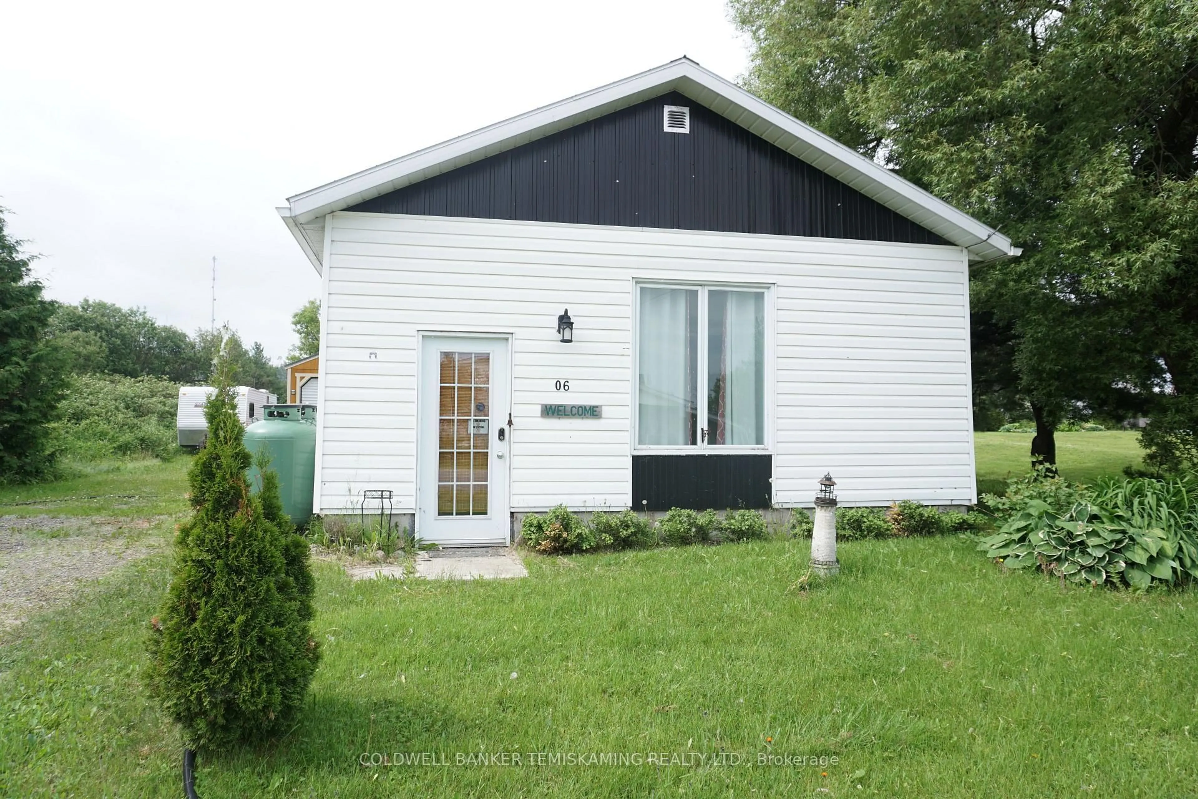 Home with vinyl exterior material, street for 6 Third St, James Ontario P0J 1G0