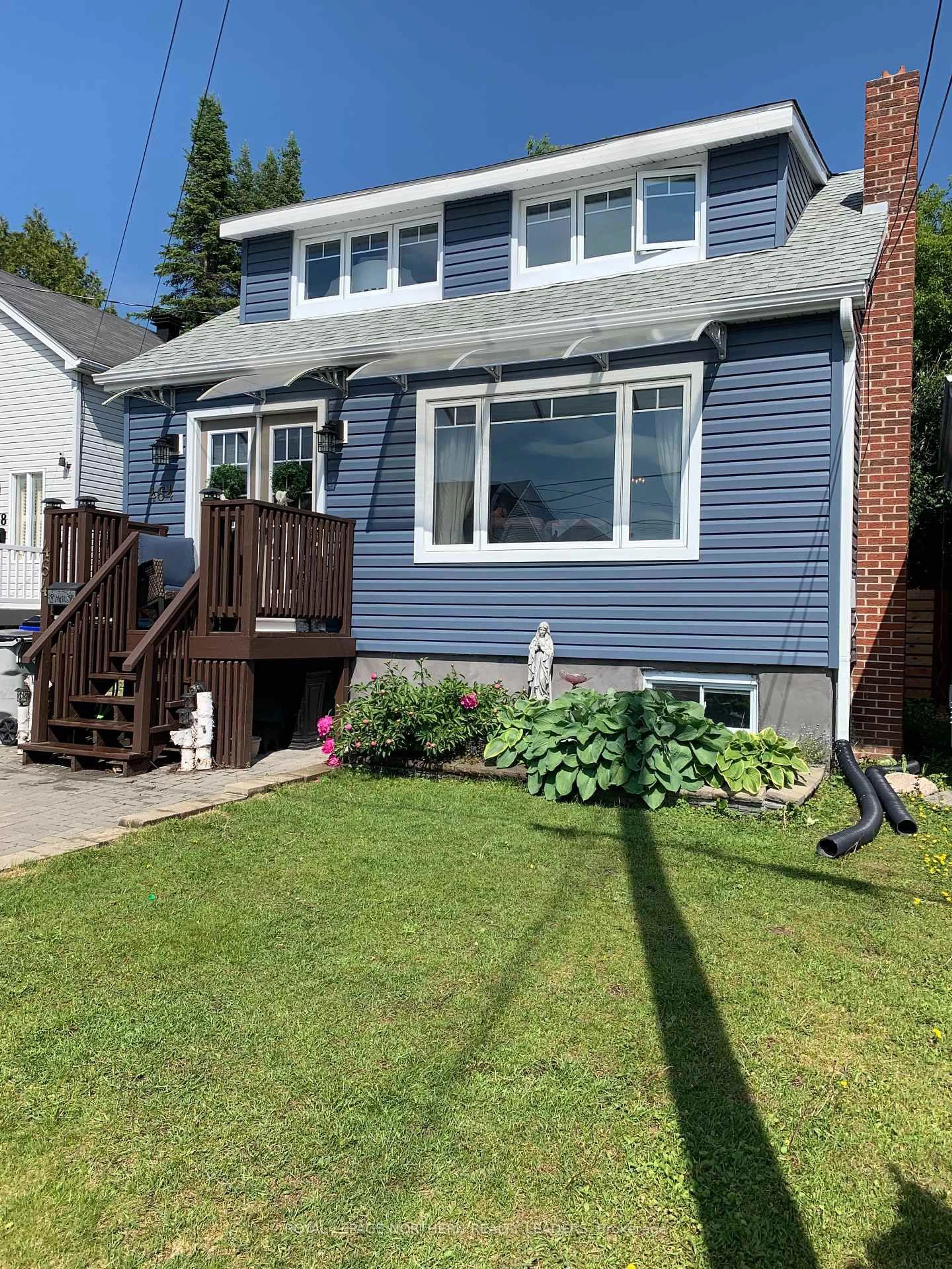 Home with vinyl exterior material, street for 464 Harmony St, Timmins Ontario P4N 7A5