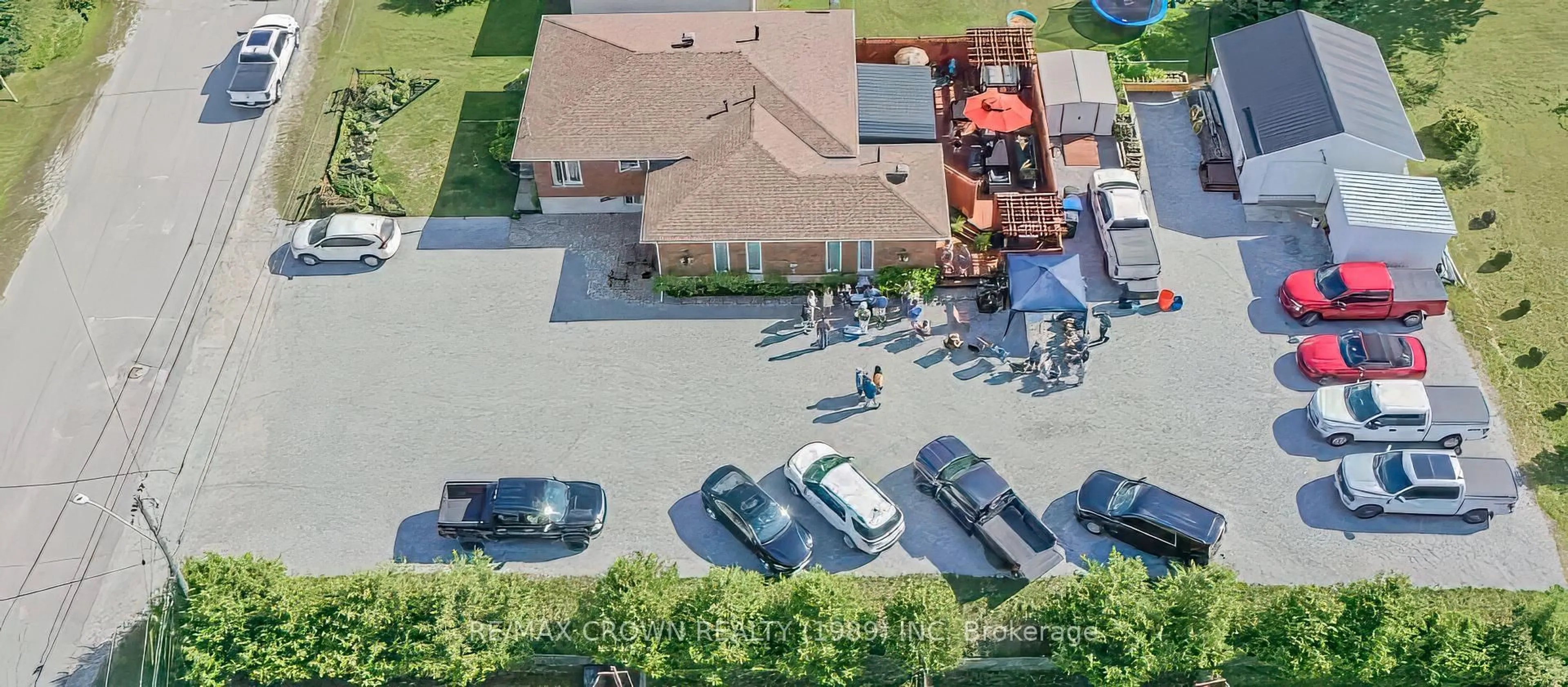 A pic from outside/outdoor area/front of a property/back of a property/a pic from drone, street for 6 Hill St, Kapuskasing Ontario P5N 2V6
