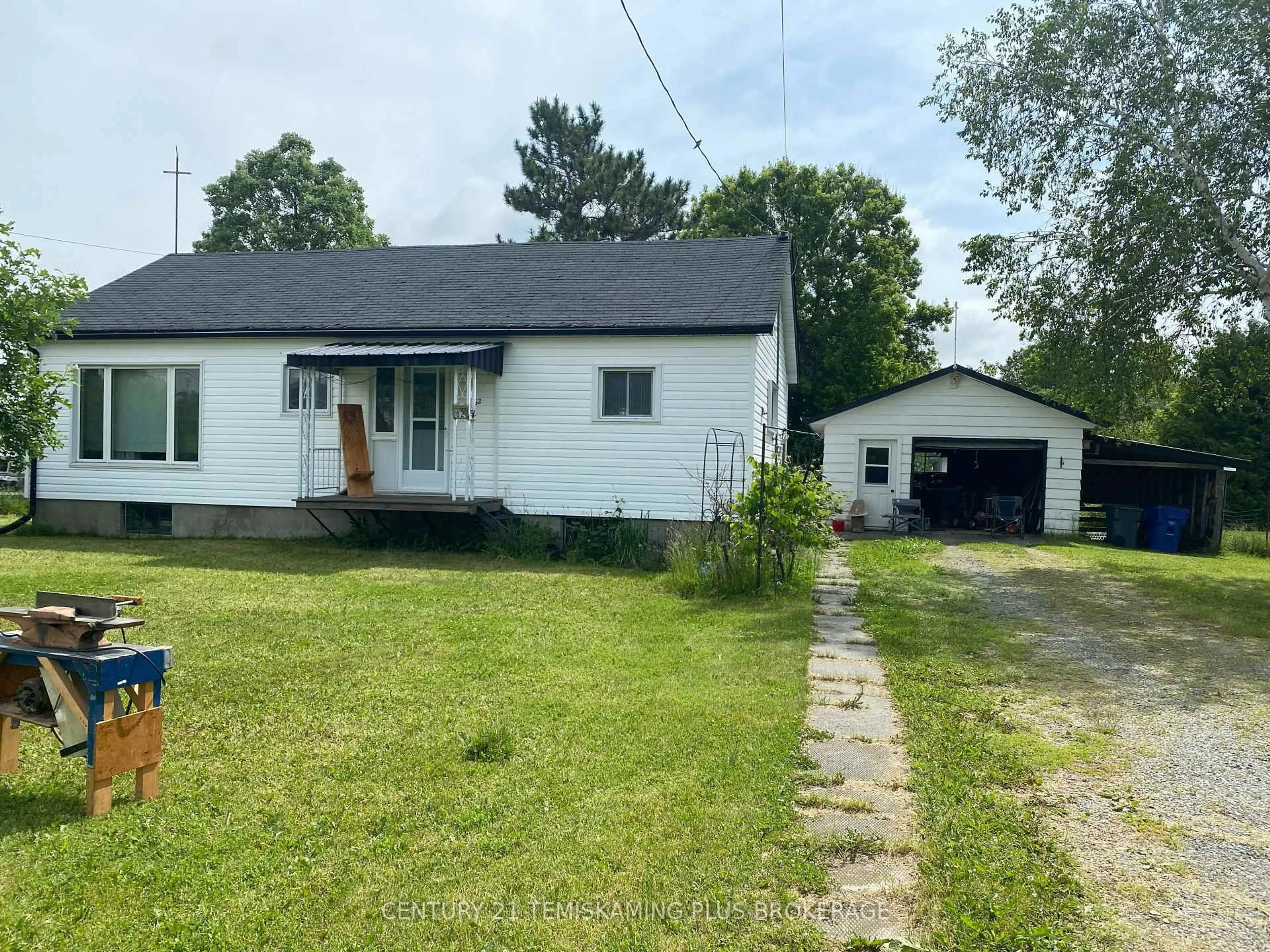A pic from outside/outdoor area/front of a property/back of a property/a pic from drone, street for 62 Maple St, Temiskaming Shores Ontario P0J 1R0