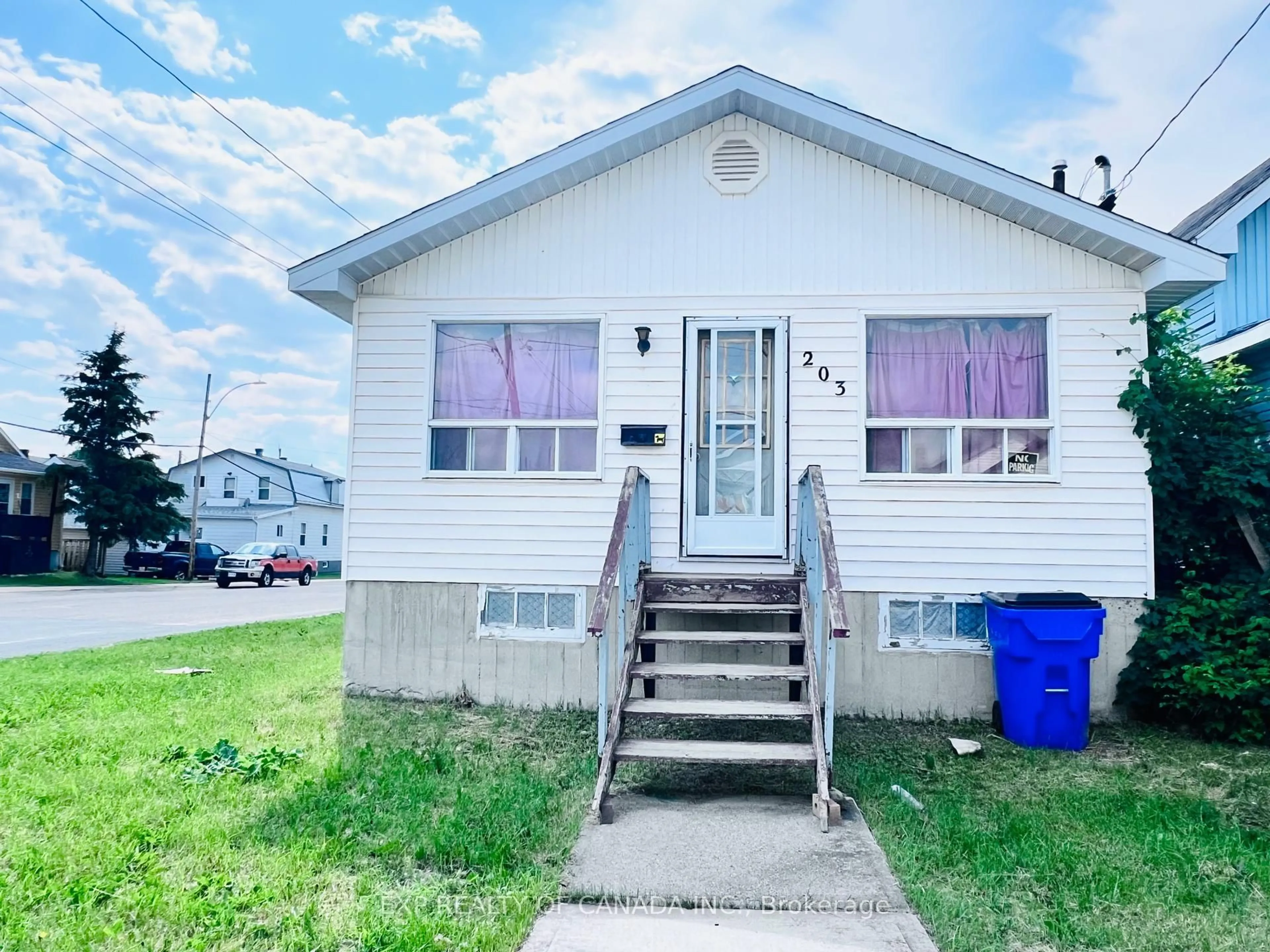 Home with vinyl exterior material, street for 203 Maple St, Timmins Ontario P4N 6B9