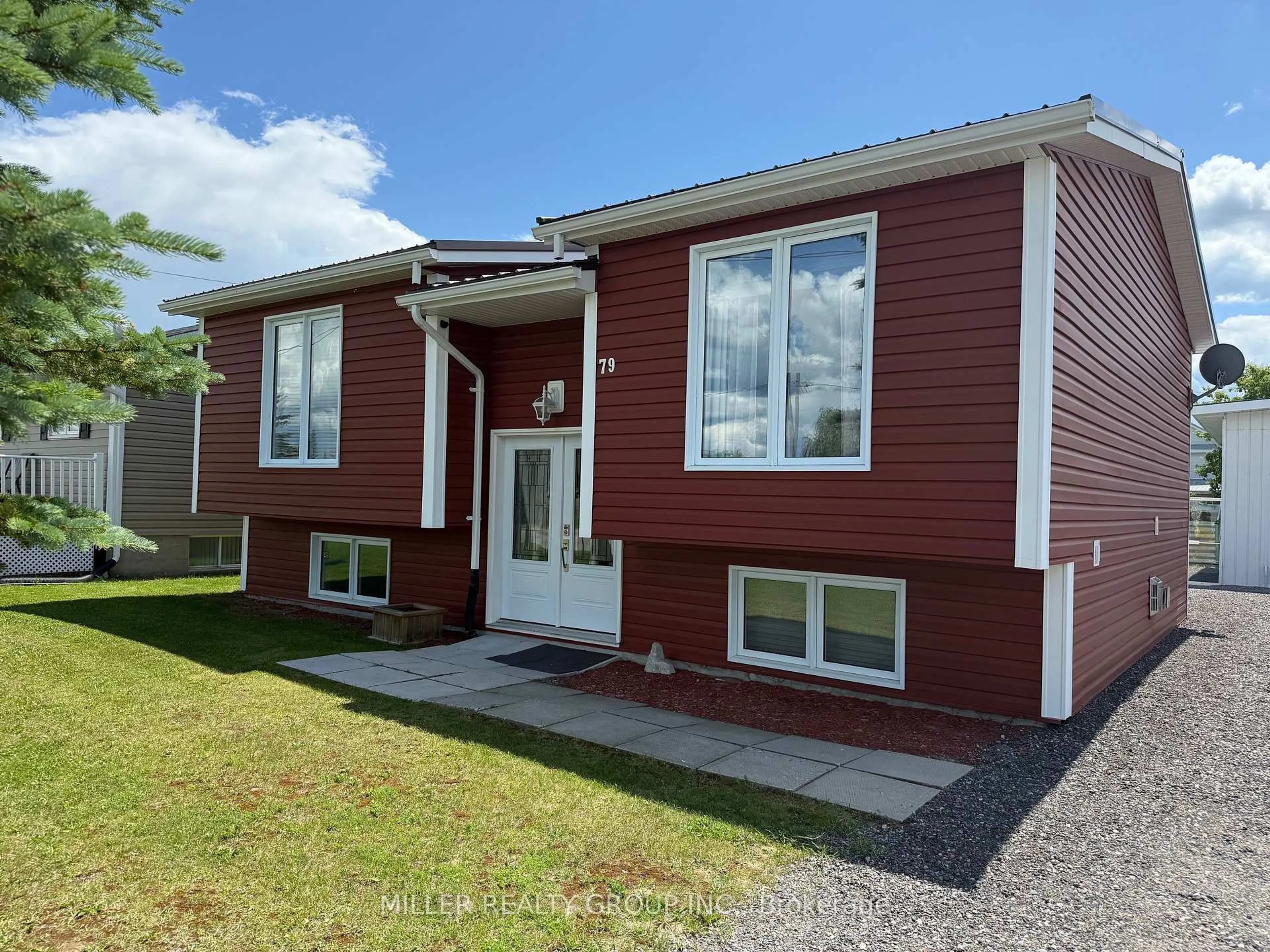 Home with vinyl exterior material, street for 79 11 St, Armstrong Ontario P0J 1E0