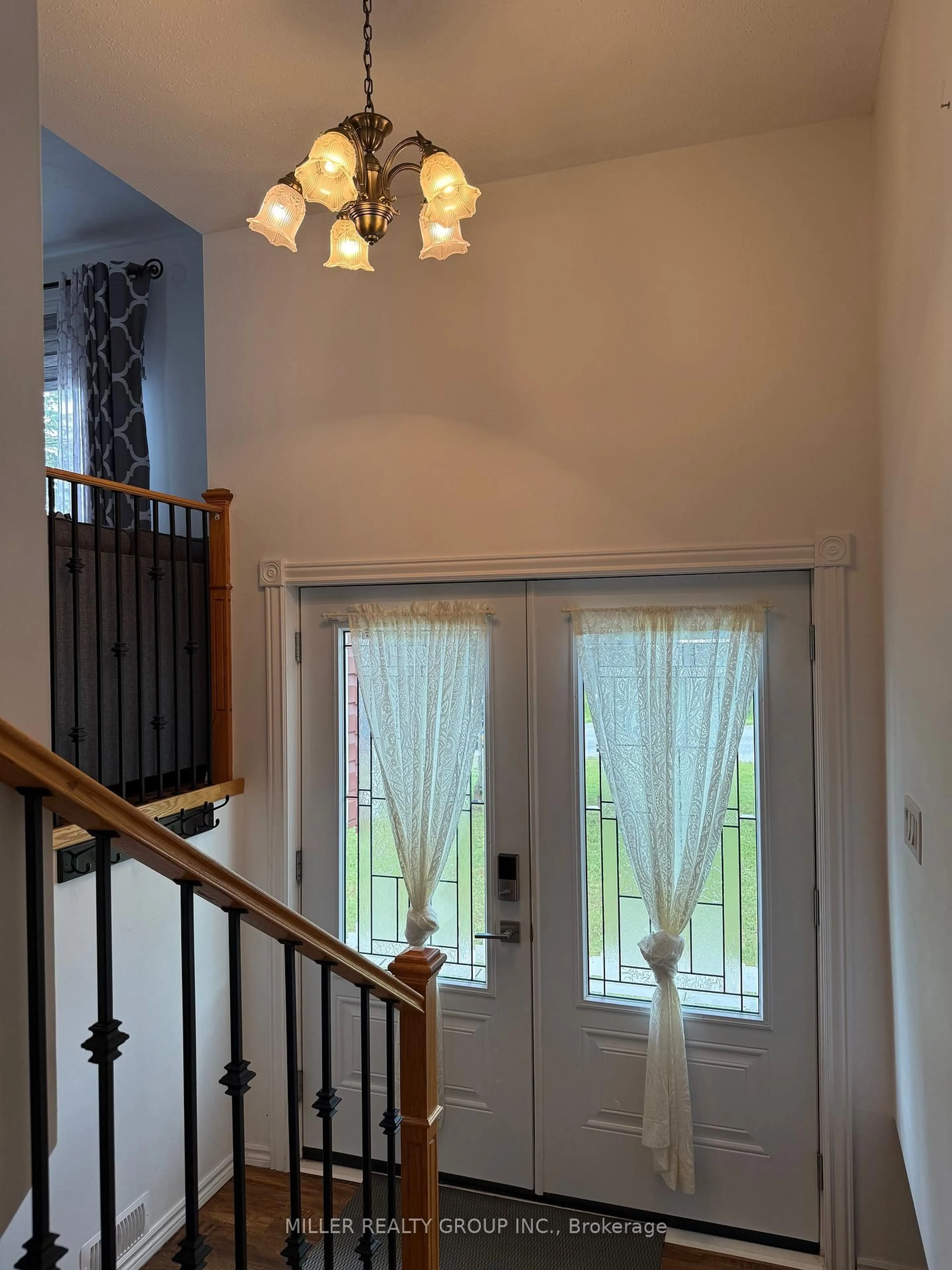 Indoor entryway for 79 11 St, Armstrong Ontario P0J 1E0