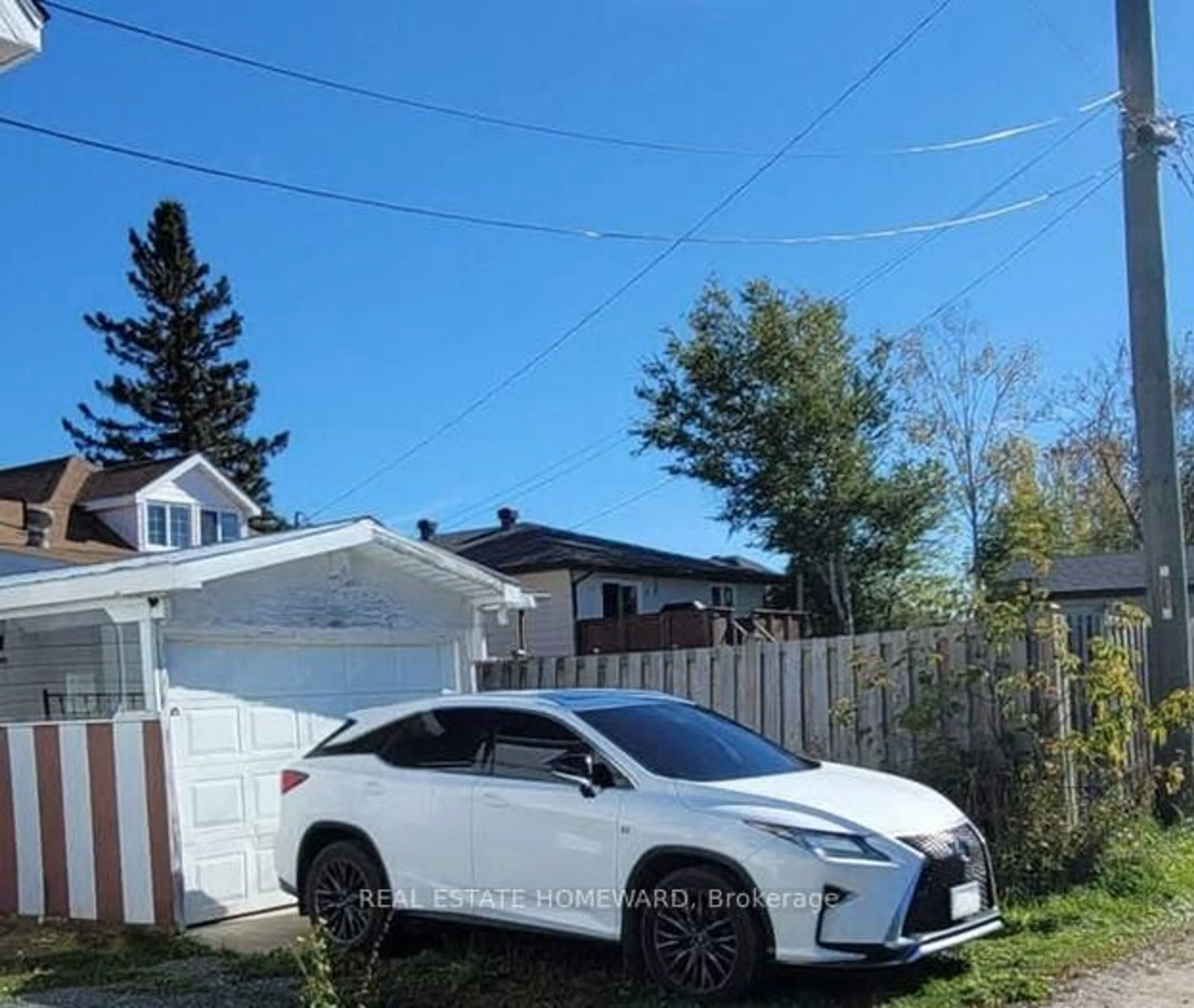 A pic from outside/outdoor area/front of a property/back of a property/a pic from drone, street for 340 Fifth St, Cochrane Ontario P0L 1C0