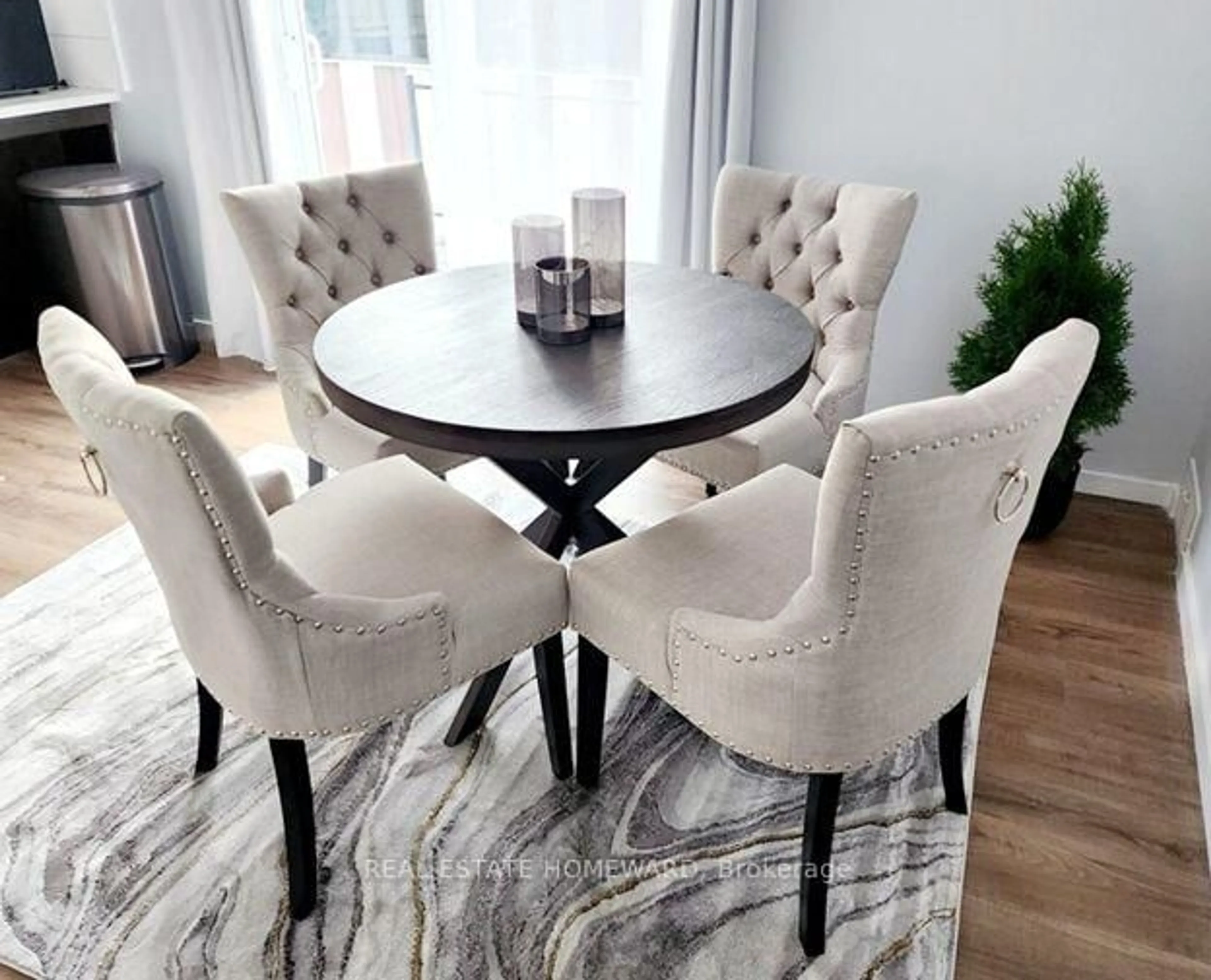 Dining room, carpet floor for 340 Fifth St, Cochrane Ontario P0L 1C0