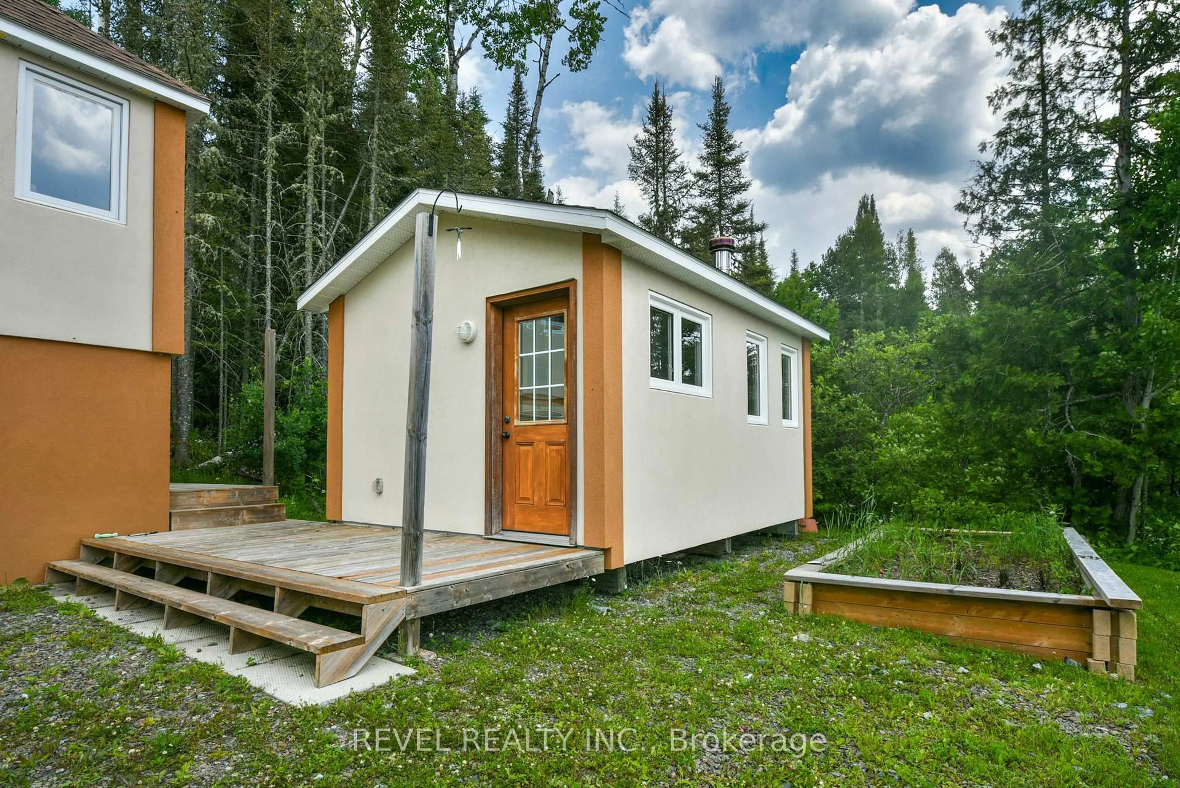 Shed for 17 East Bay Rd, Timmins Ontario P4N 7C7