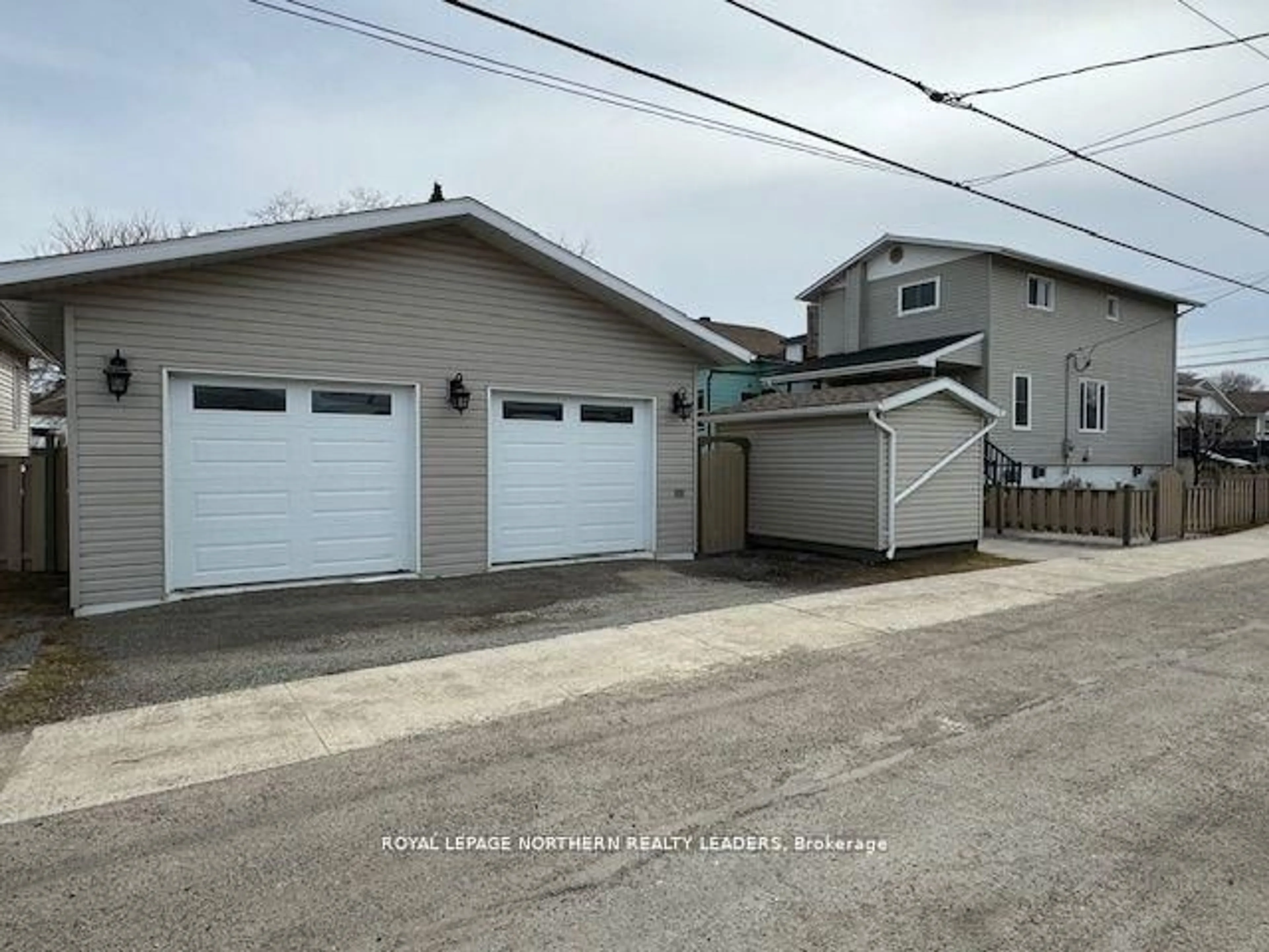Indoor garage for 84 Sixth Ave, Timmins Ontario P4N 5M2