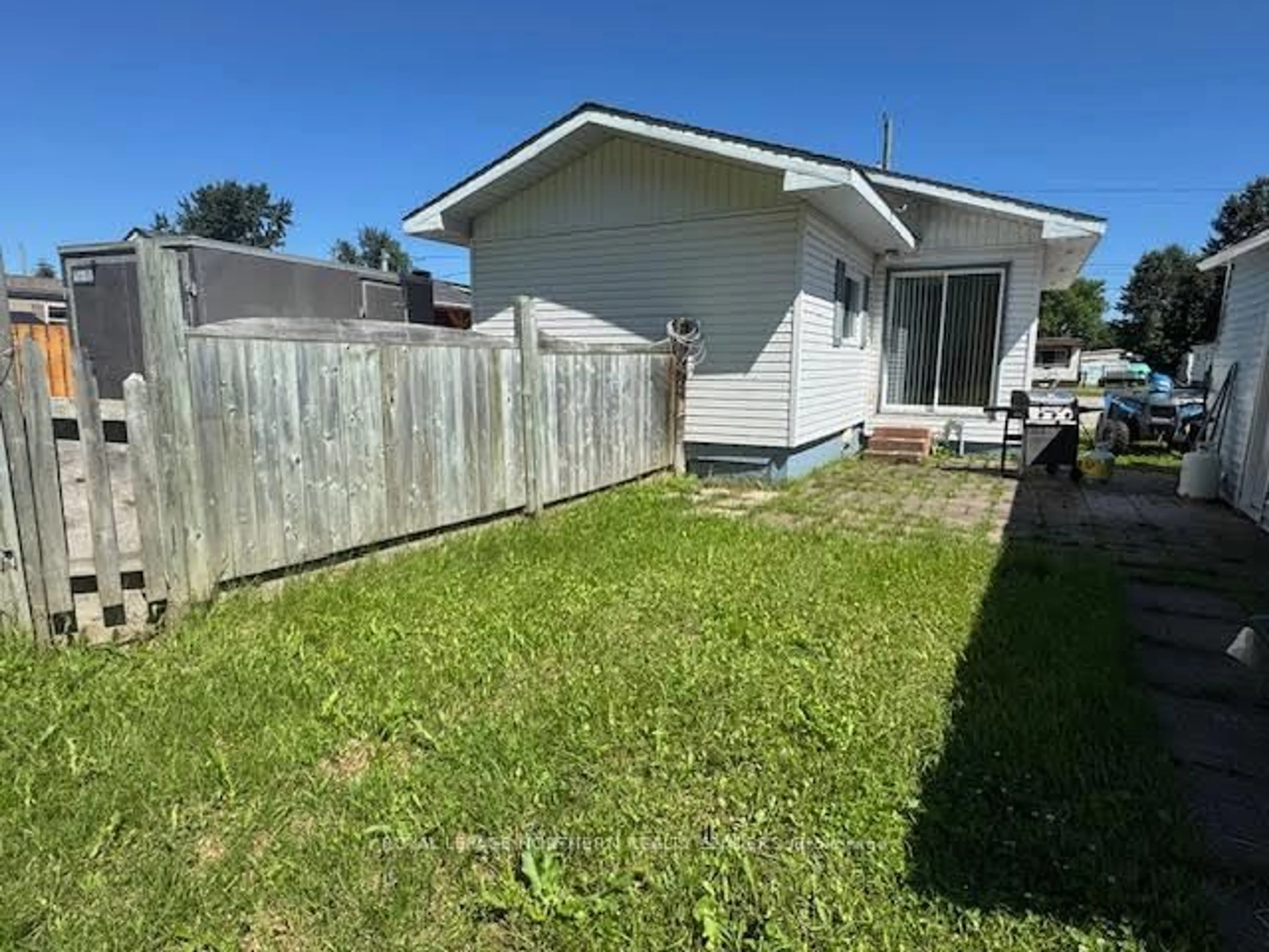 A pic from outside/outdoor area/front of a property/back of a property/a pic from drone, street for 12 Notre Dame Pl, Timmins Ontario P4N 5L9