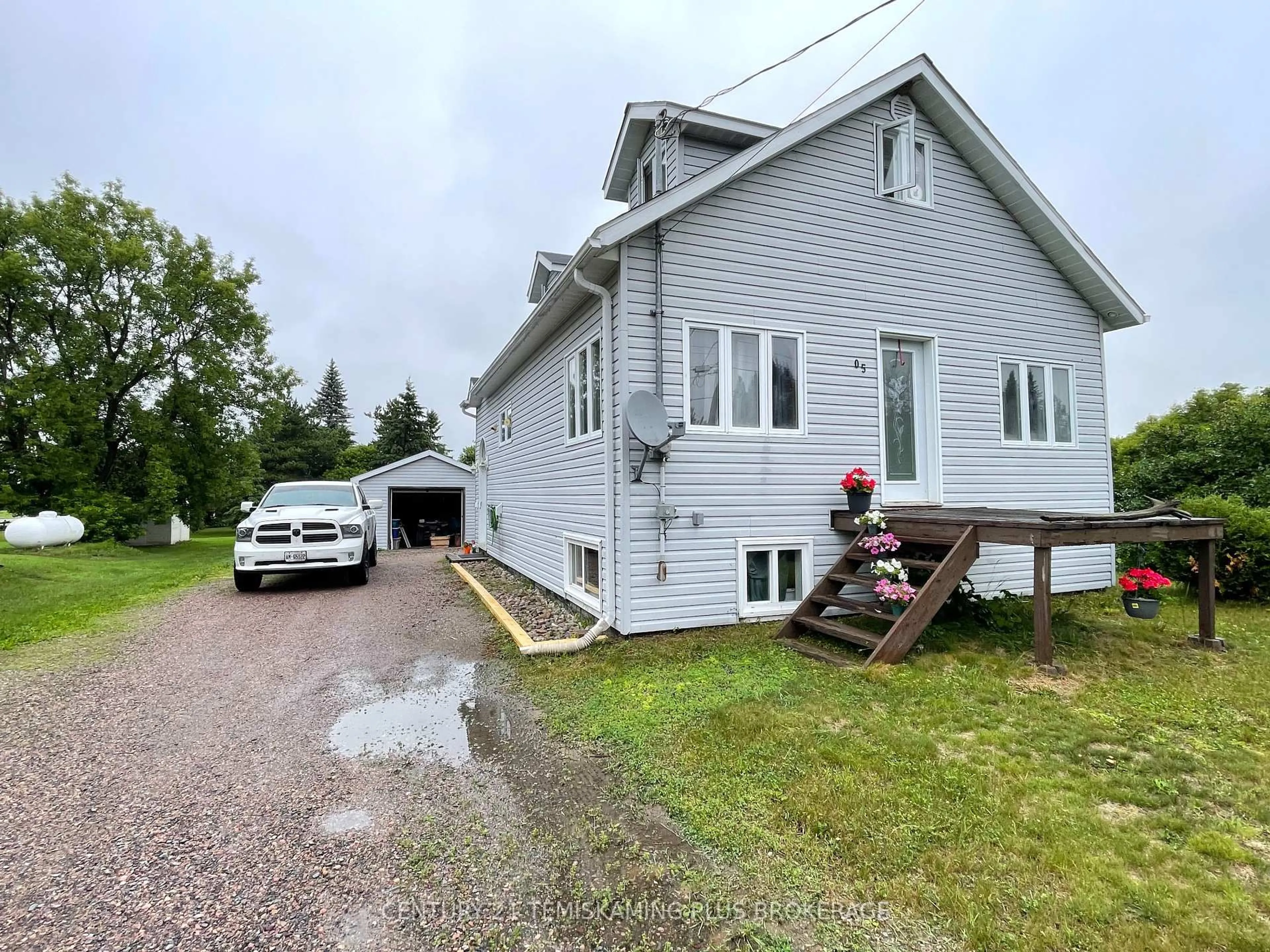 A pic from outside/outdoor area/front of a property/back of a property/a pic from drone, building for 5 Fifth St, Timiskaming Ontario P0J 1G0