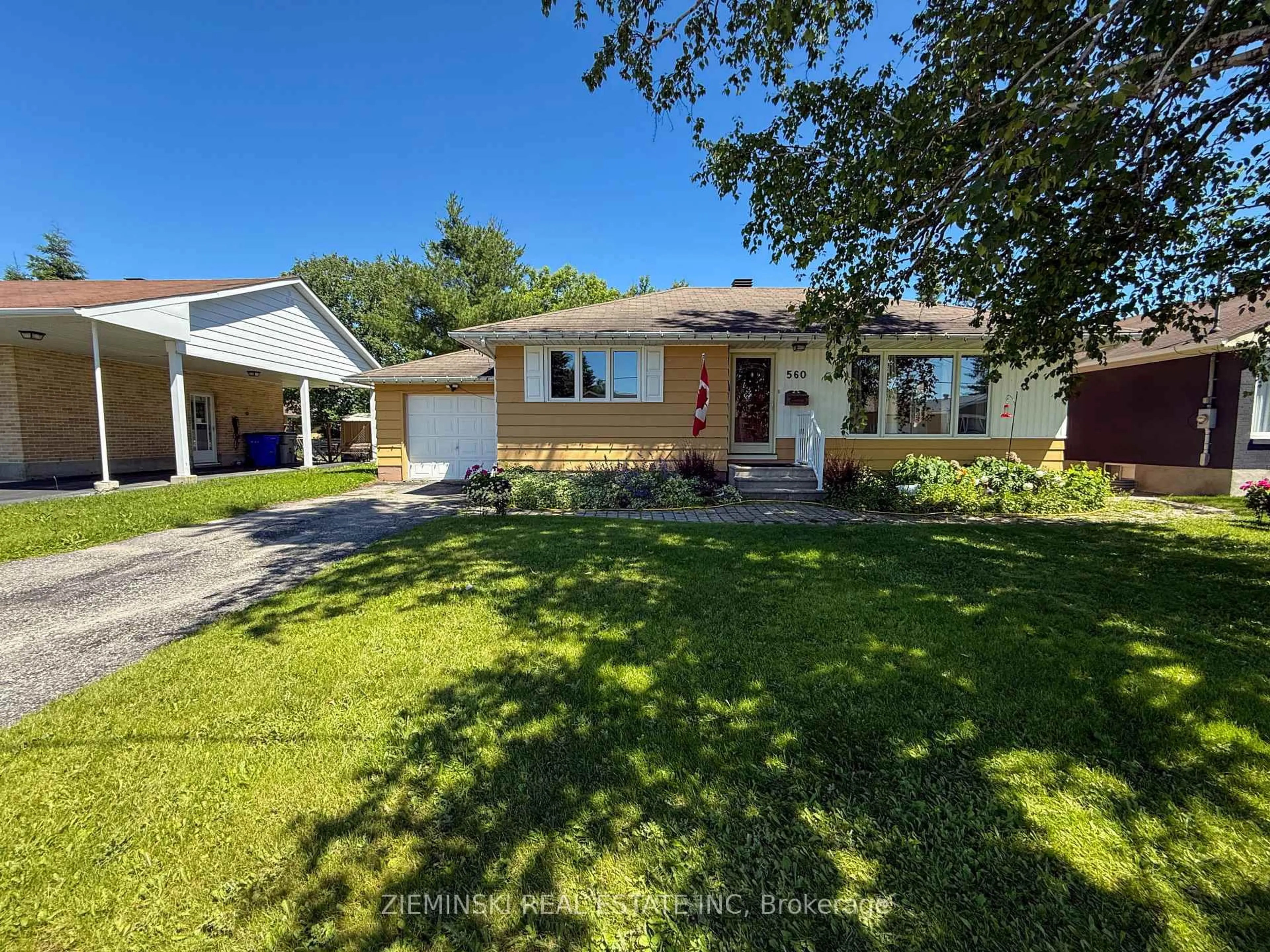 A pic from outside/outdoor area/front of a property/back of a property/a pic from drone, street for 560 Hemlock St, Timmins Ontario P4N 6T7
