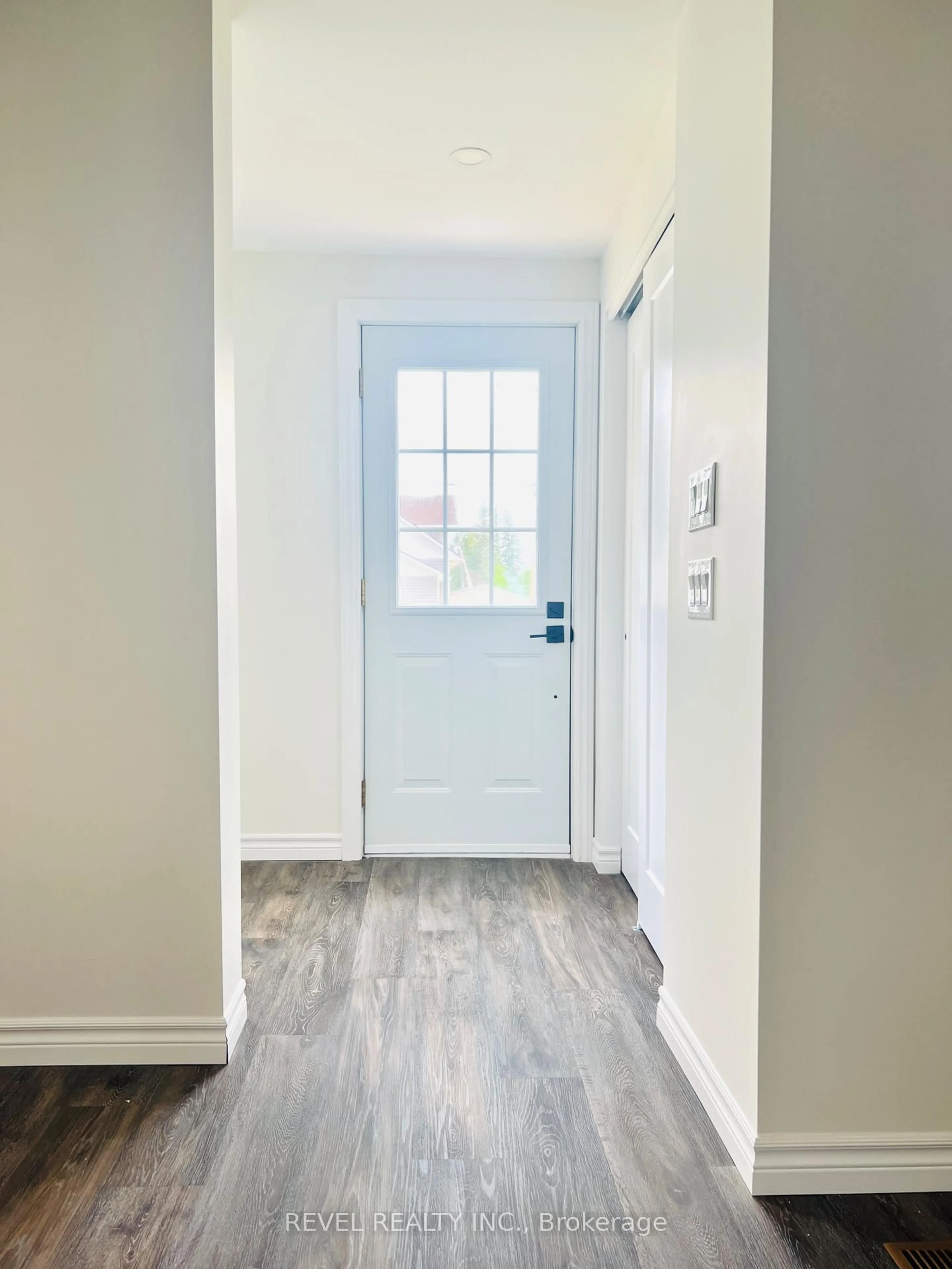 Indoor entryway for 66 O'Brian Ave, Timmins Ontario P0N 1H0