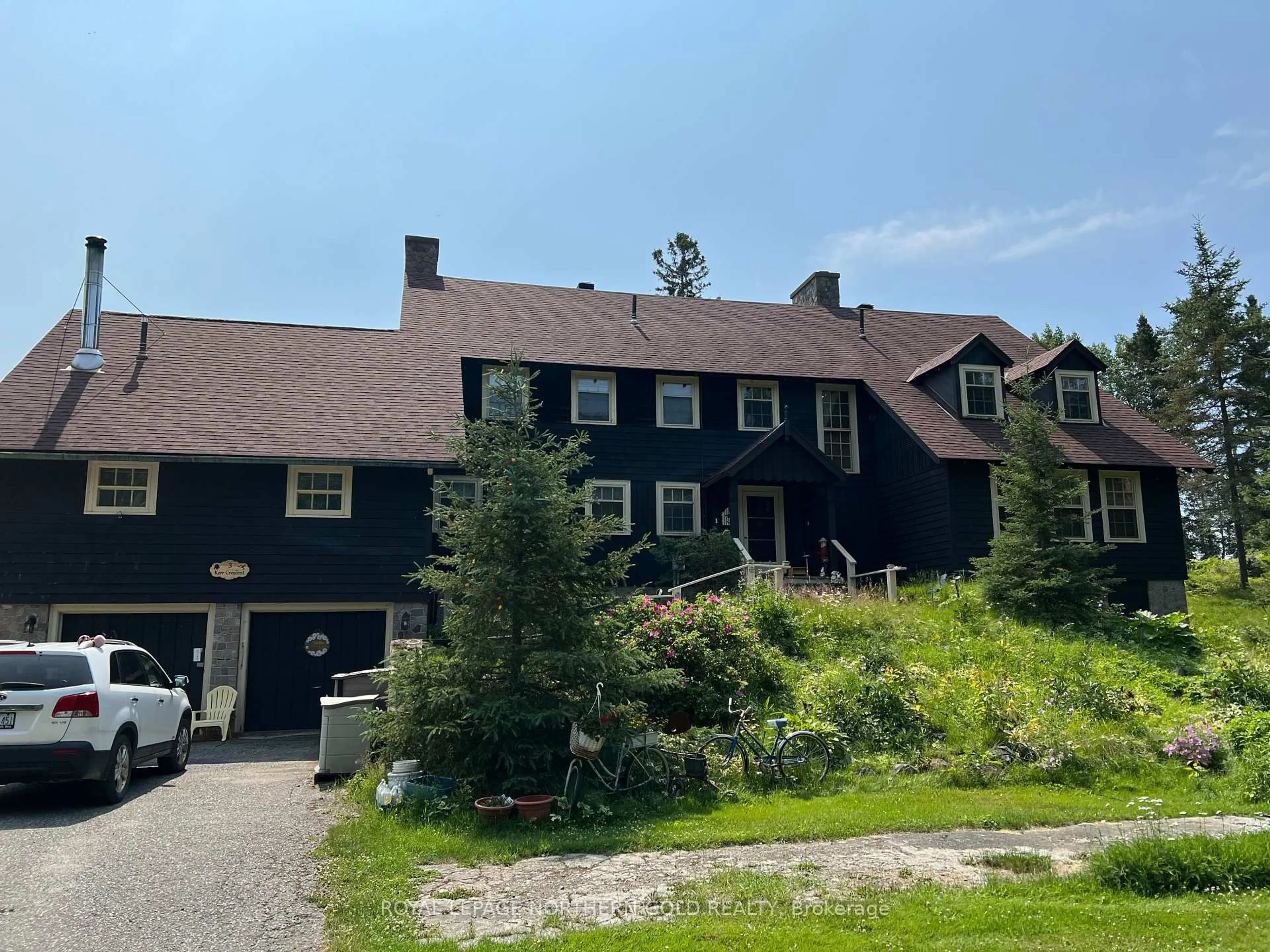 A pic from outside/outdoor area/front of a property/back of a property/a pic from drone, street for 3 Kerr Cres, Kirkland Lake Ontario P0K 1X0