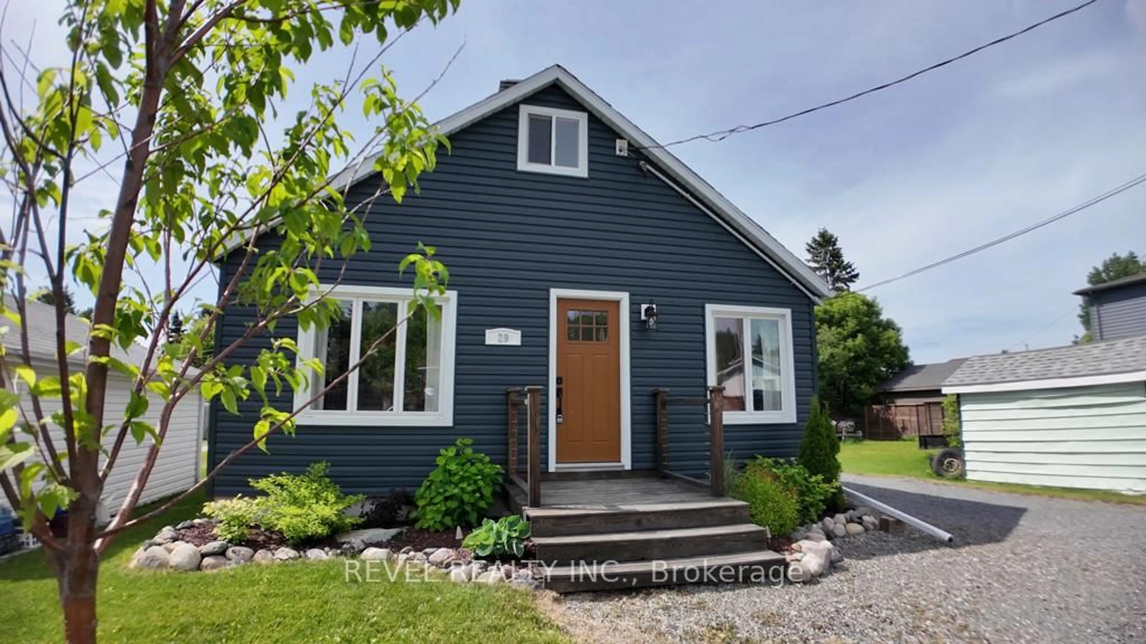 Home with vinyl exterior material, street for 29 Helmer Ave, Timmins Ontario P0N 1H0