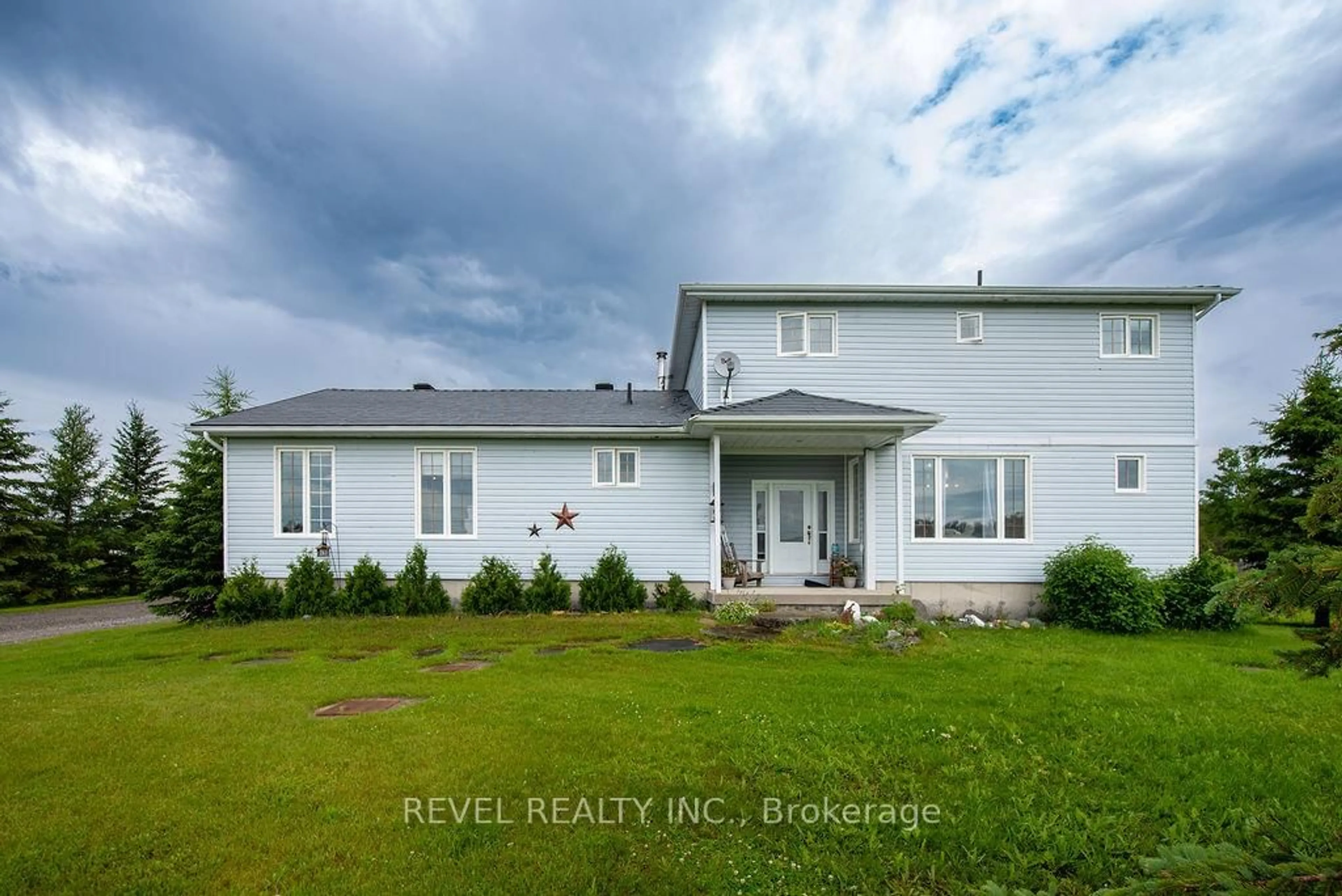 Home with vinyl exterior material, unknown for 400 Kraft Creek Rd, Timmins Ontario P4N 7C3