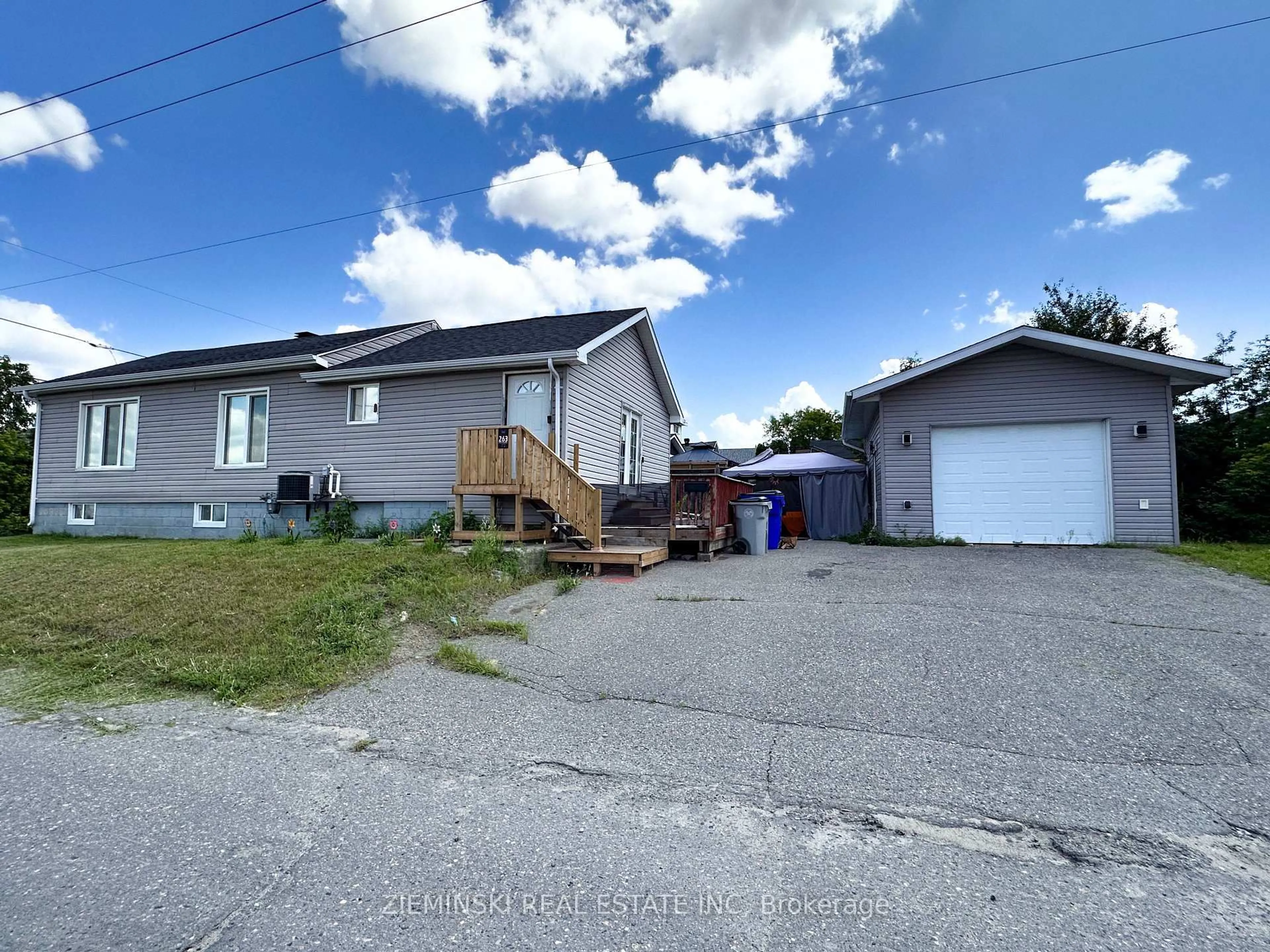 A pic from outside/outdoor area/front of a property/back of a property/a pic from drone, street for 263 Kent Ave, Timmins Ontario P4N 3C2