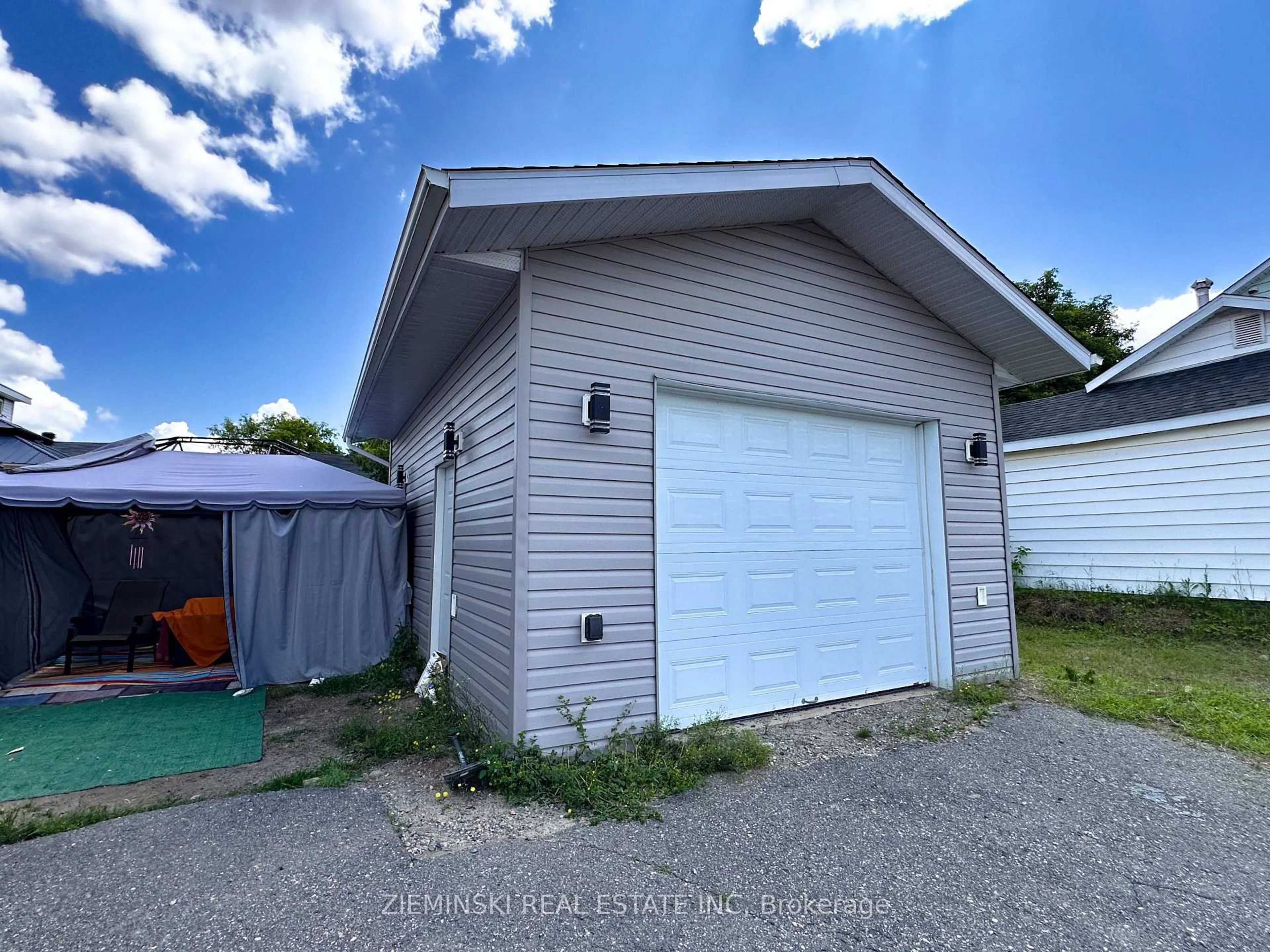 Shed for 263 Kent Ave, Timmins Ontario P4N 3C2