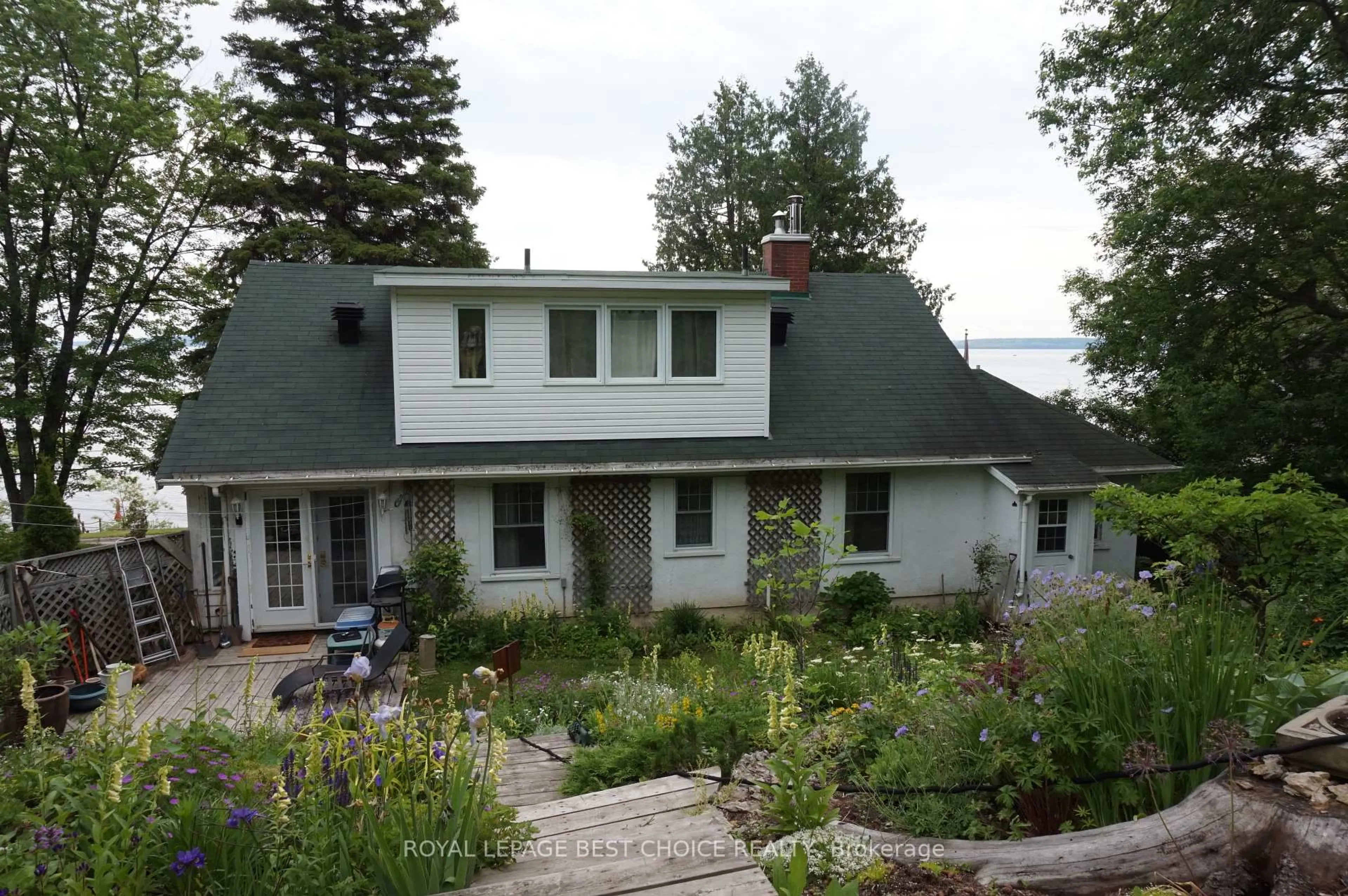 Home with vinyl exterior material, unknown for 748 Lakeshore Rd, Temiskaming Shores Ontario P0J 1K0