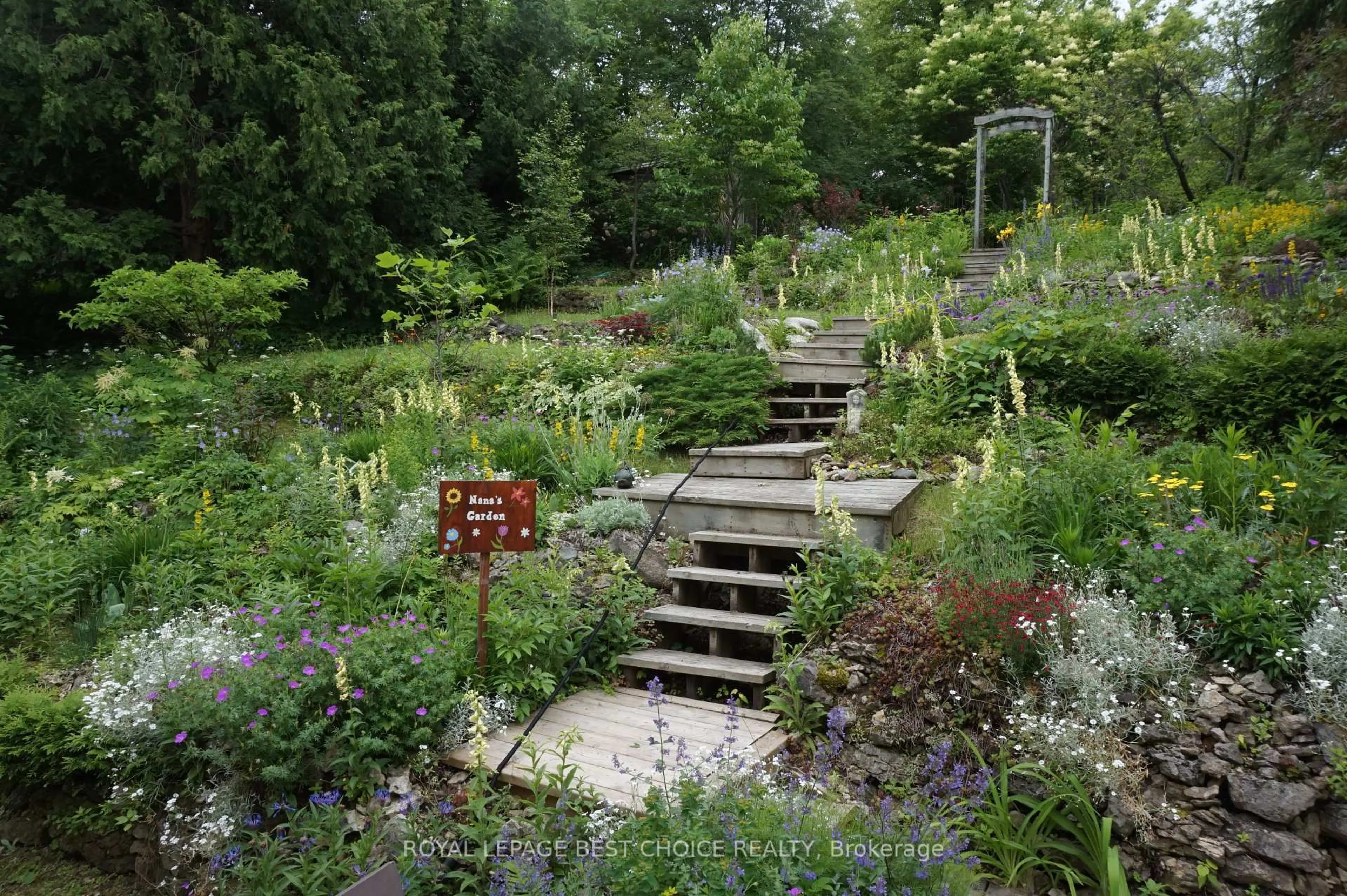 Stairs for 748 Lakeshore Rd, Temiskaming Shores Ontario P0J 1K0