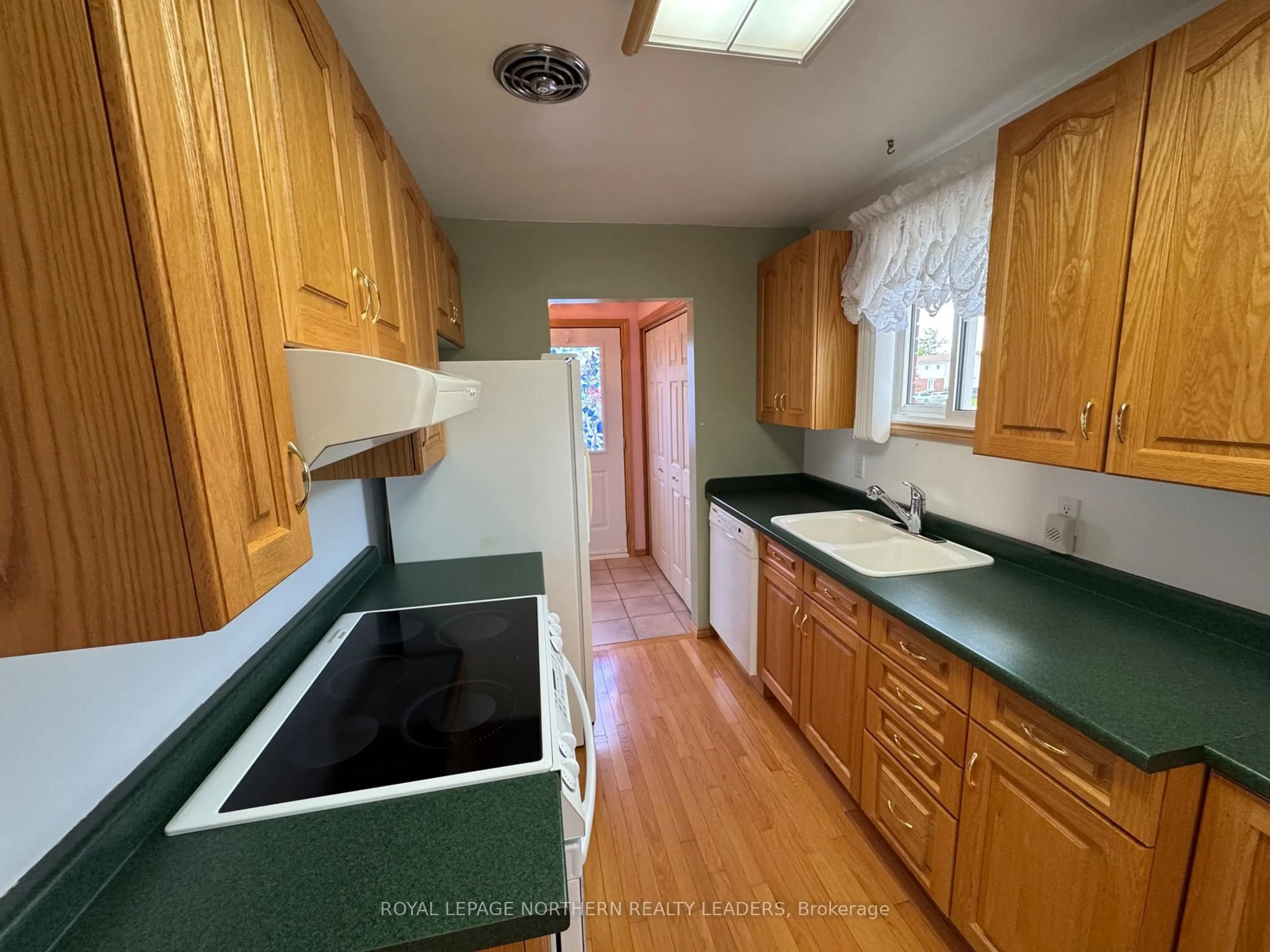 Standard kitchen, unknown for 19 Graham Lane, Timmins Ontario P4N 7Z5