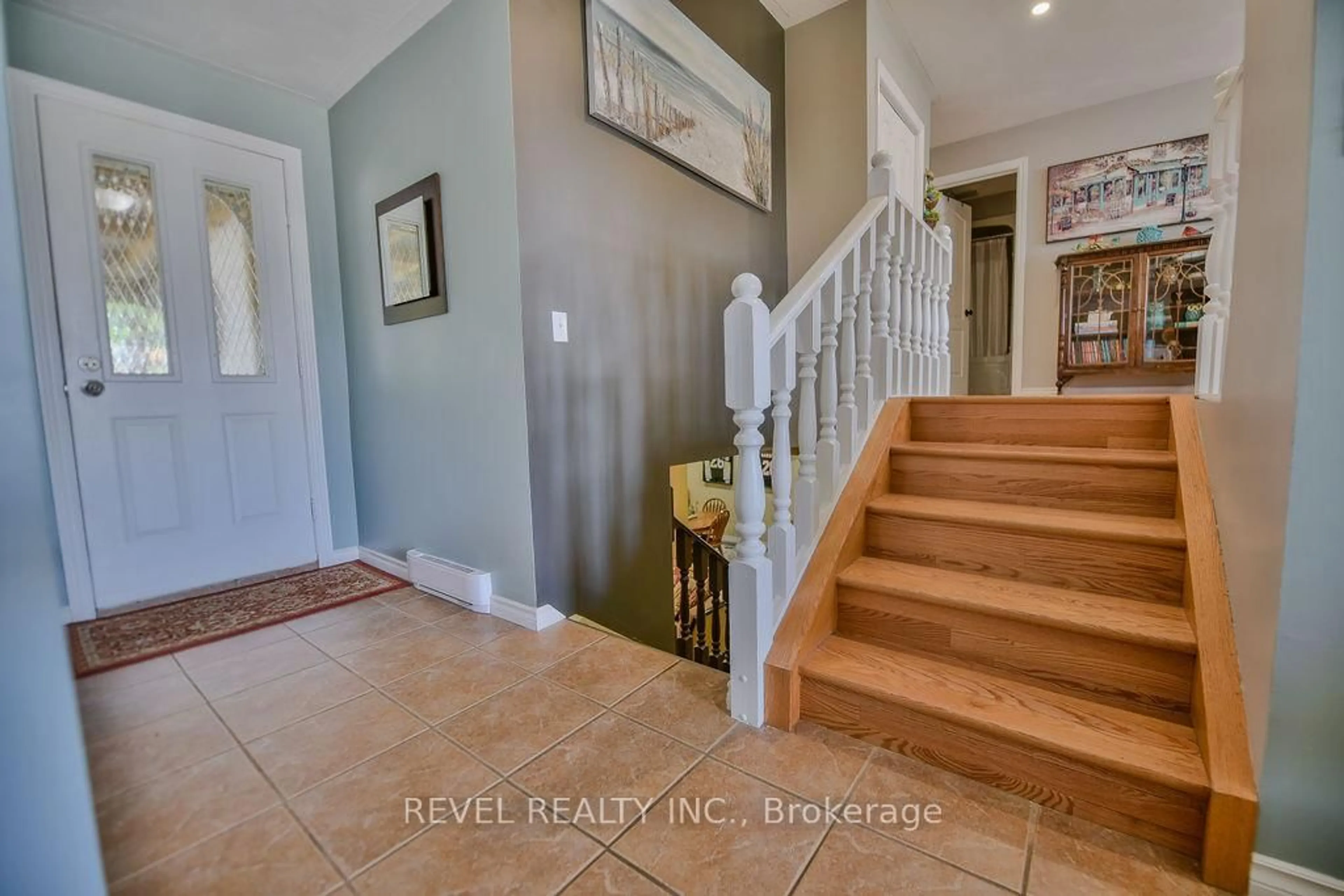 Indoor entryway for 1322 Richard Cres, Timmins Ontario P4R 1K9