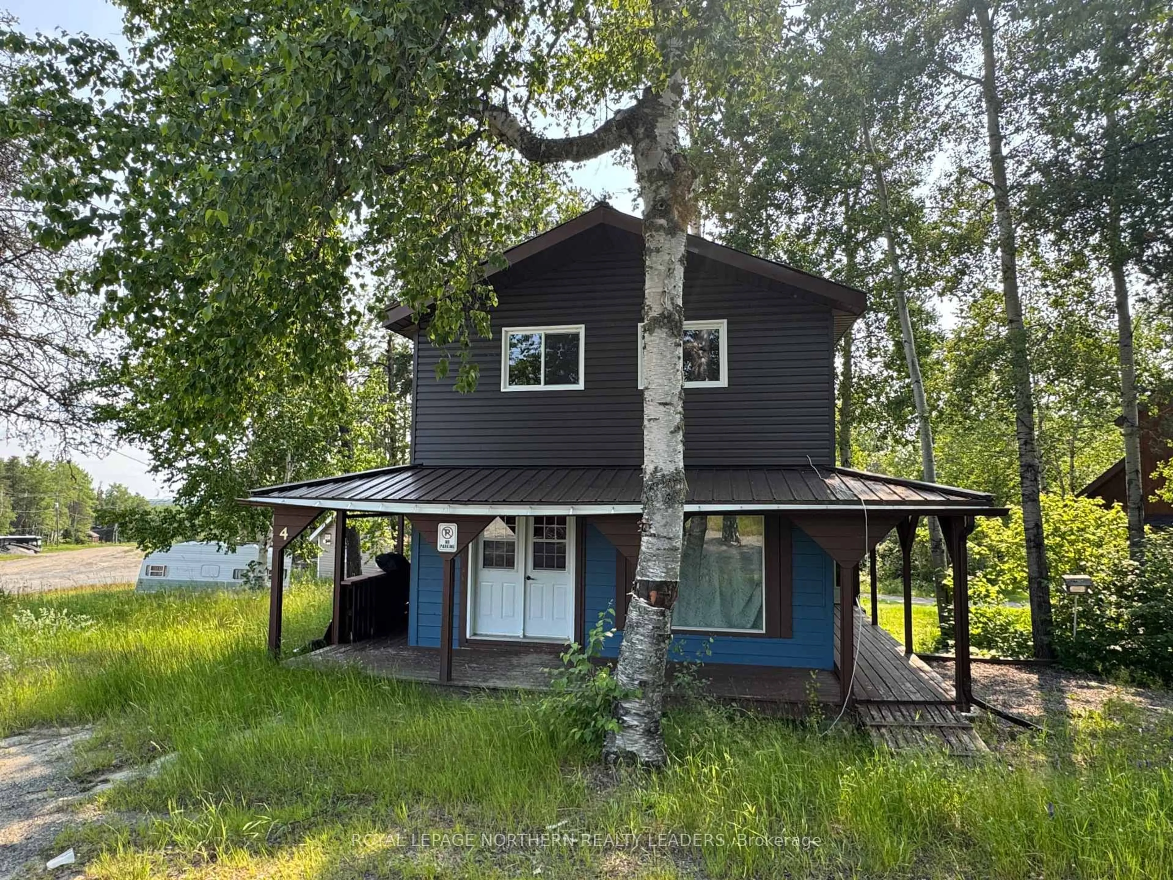 Home with vinyl exterior material, unknown for 4-5050 Kamiskotia Rd, Timmins Ontario P4N 7E3
