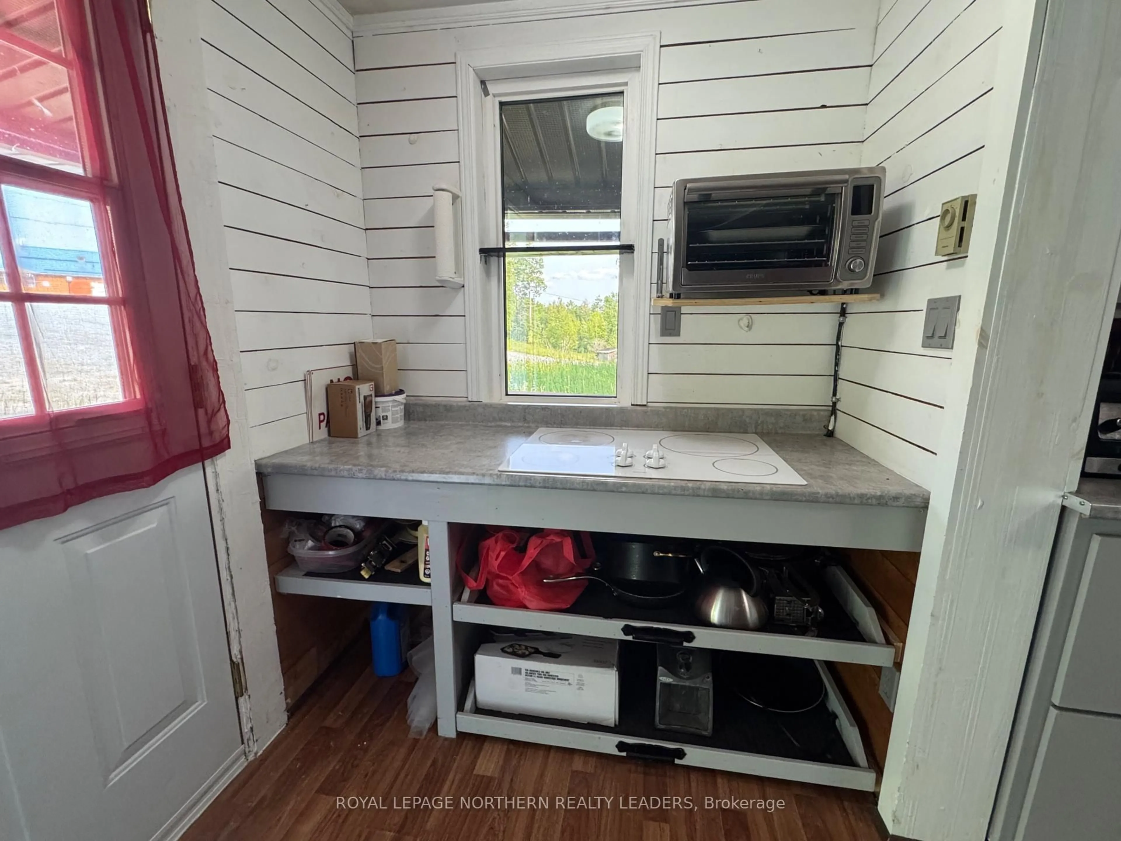 Standard kitchen, unknown for 4-5050 Kamiskotia Rd, Timmins Ontario P4N 7E3