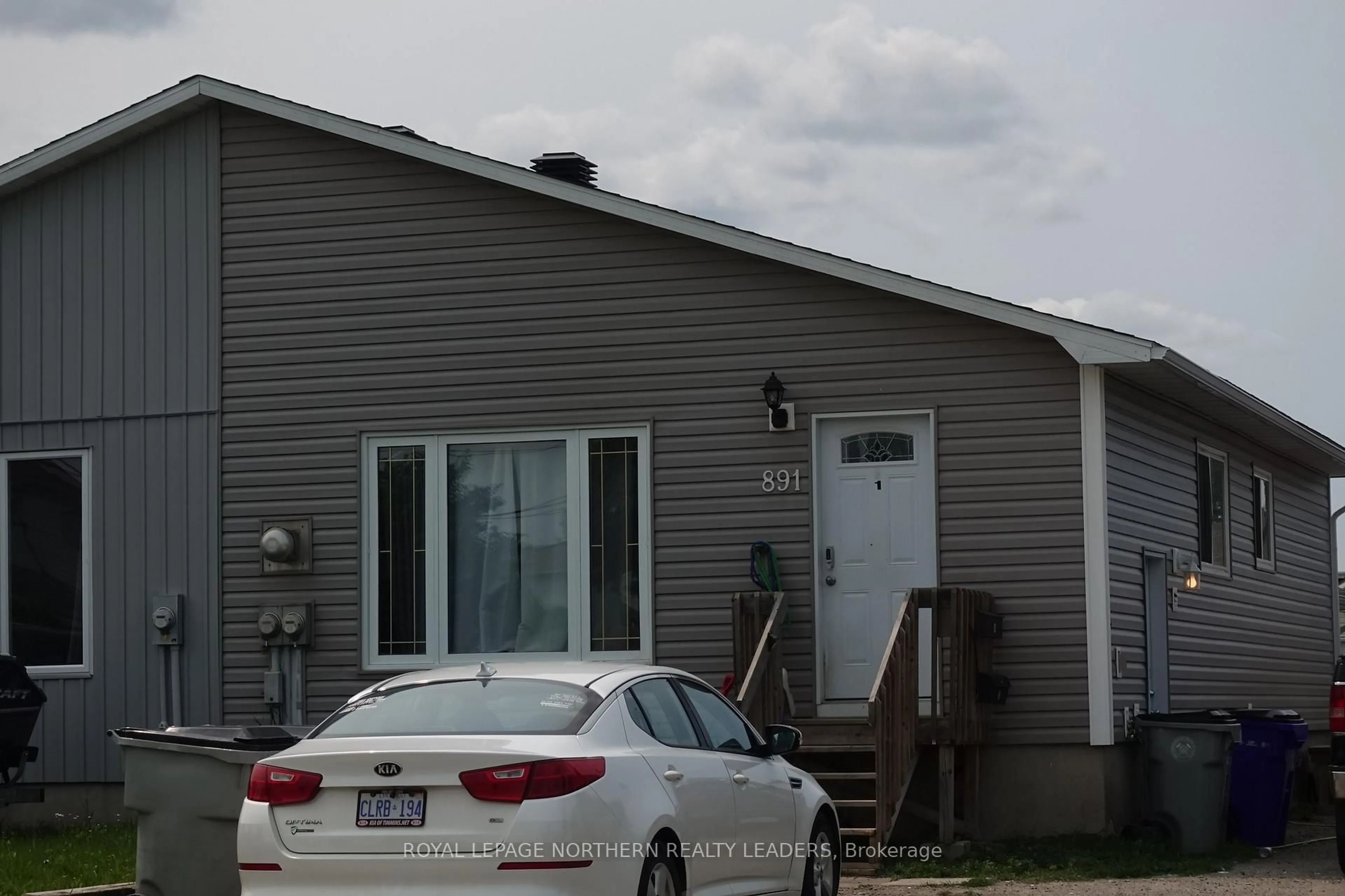 Home with vinyl exterior material, street for 891 Denise St, Timmins Ontario P4P 1A7