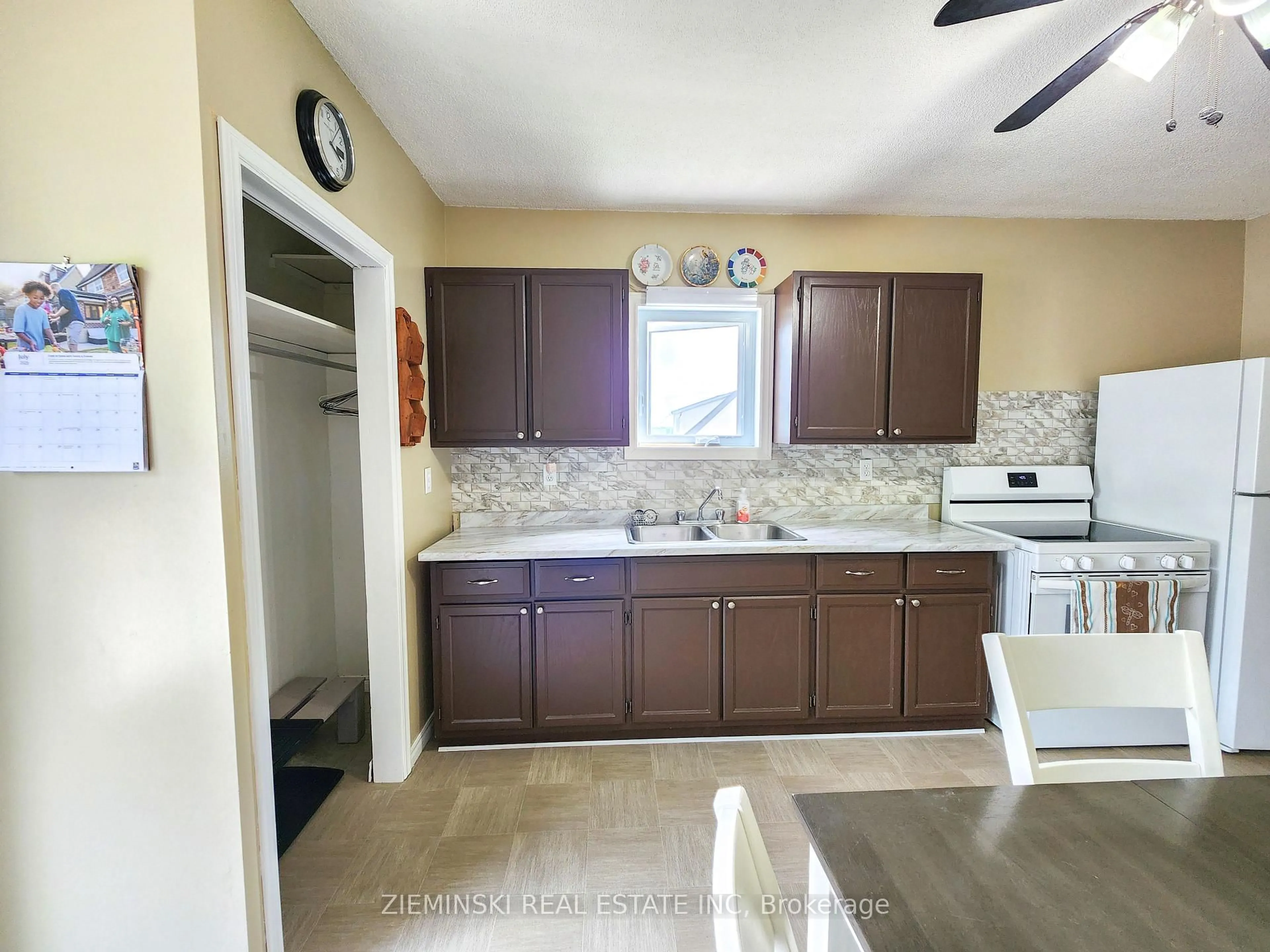 Standard kitchen, ceramic/tile floor for 142 Anson Dr, Iroquois Falls Ontario P0K 1E0