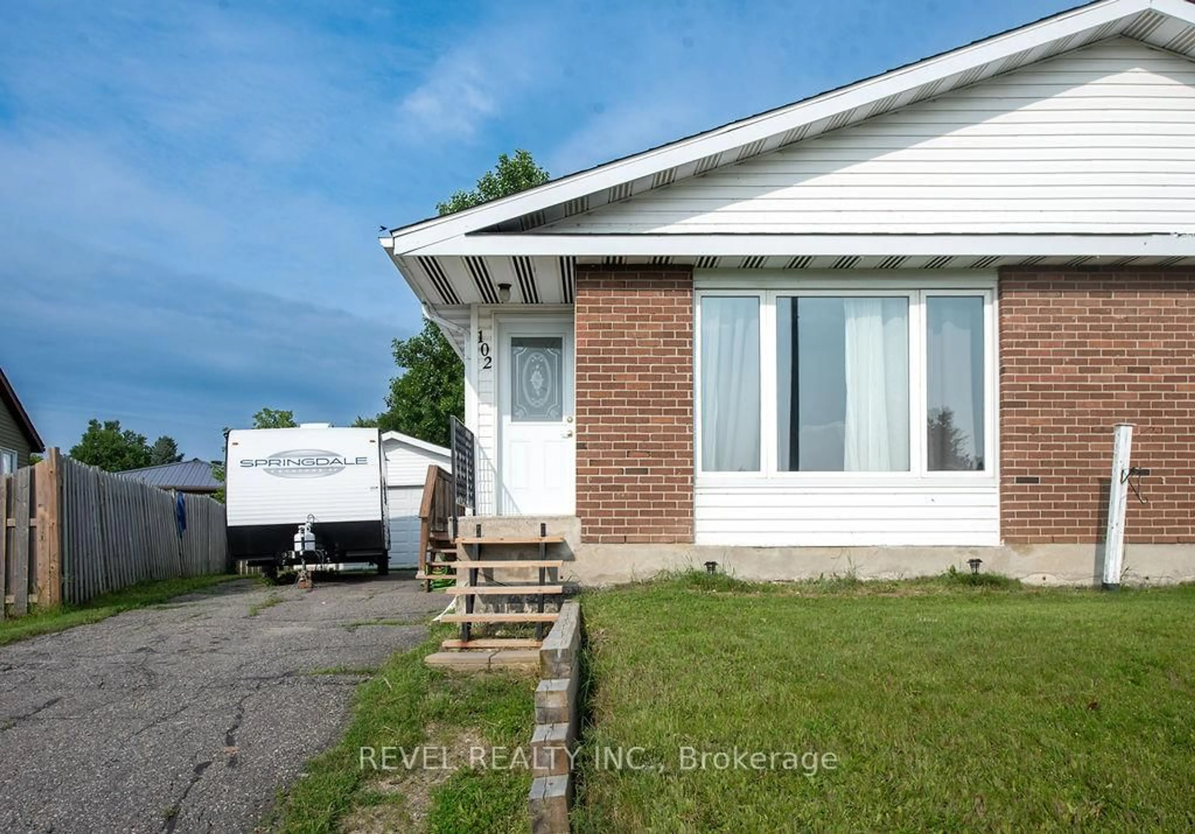 Unknown for 102 Eric Cres, Timmins Ontario P0N 1K0