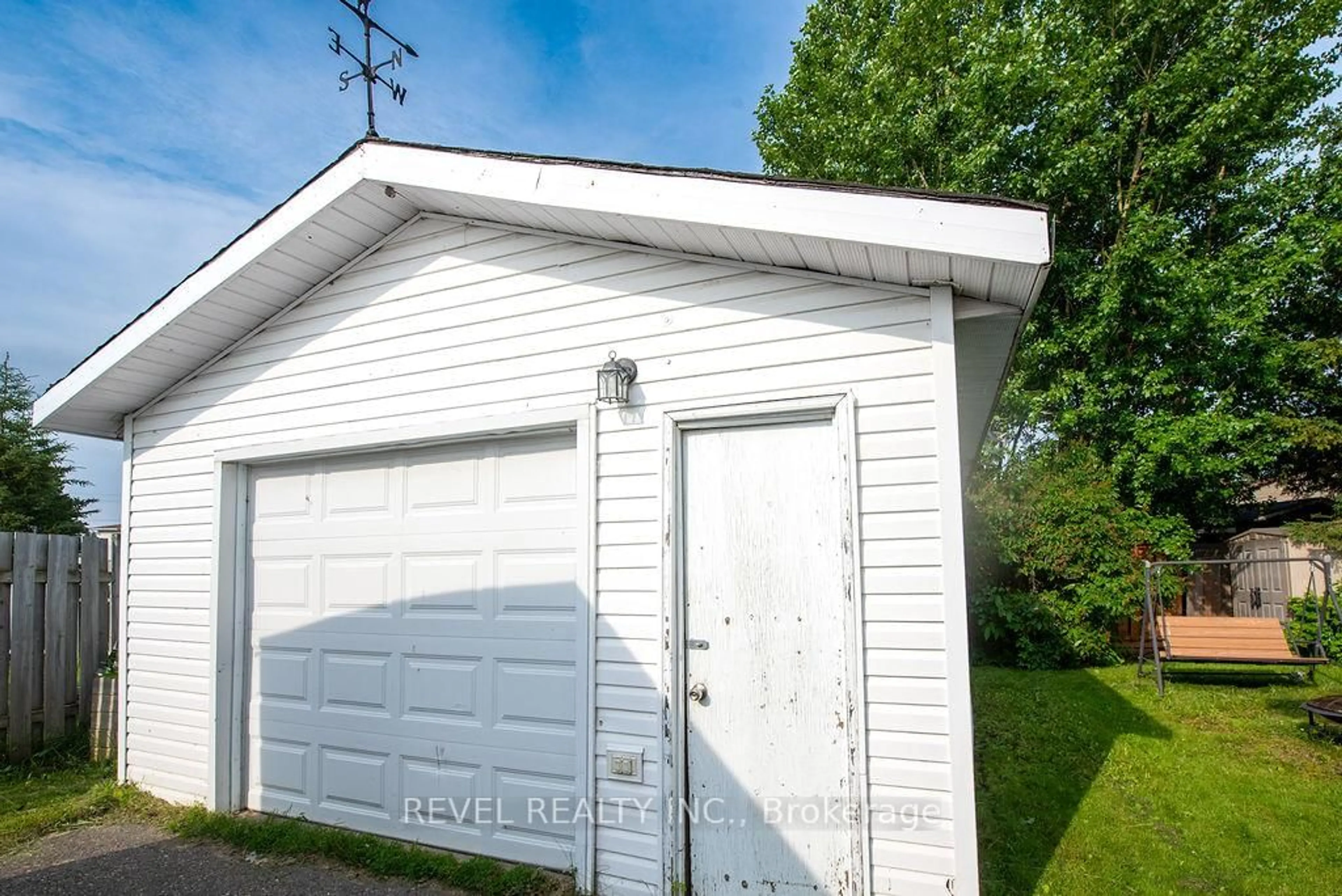 Shed for 102 Eric Cres, Timmins Ontario P0N 1K0