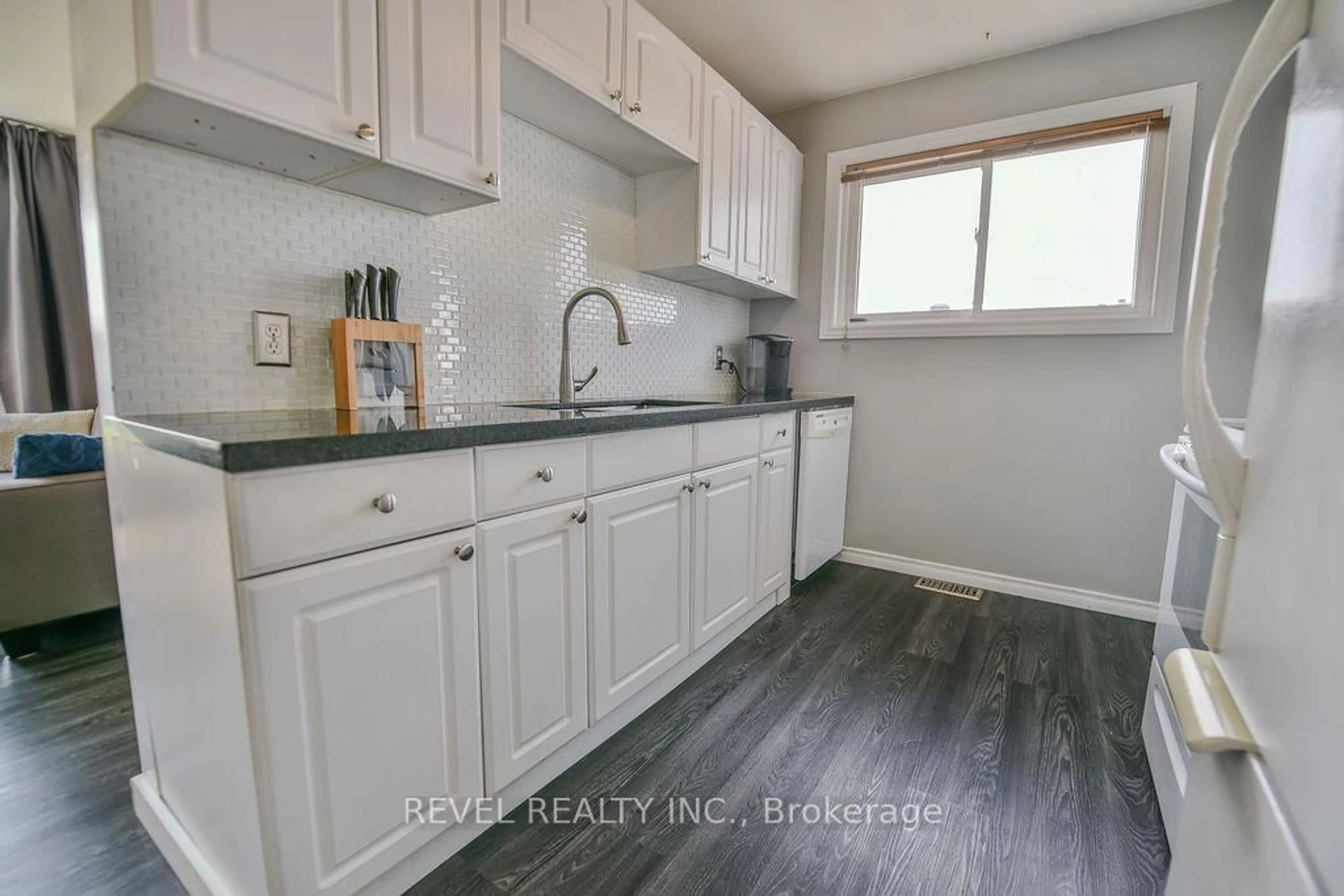 Standard kitchen, unknown for 102 Eric Cres, Timmins Ontario P0N 1K0