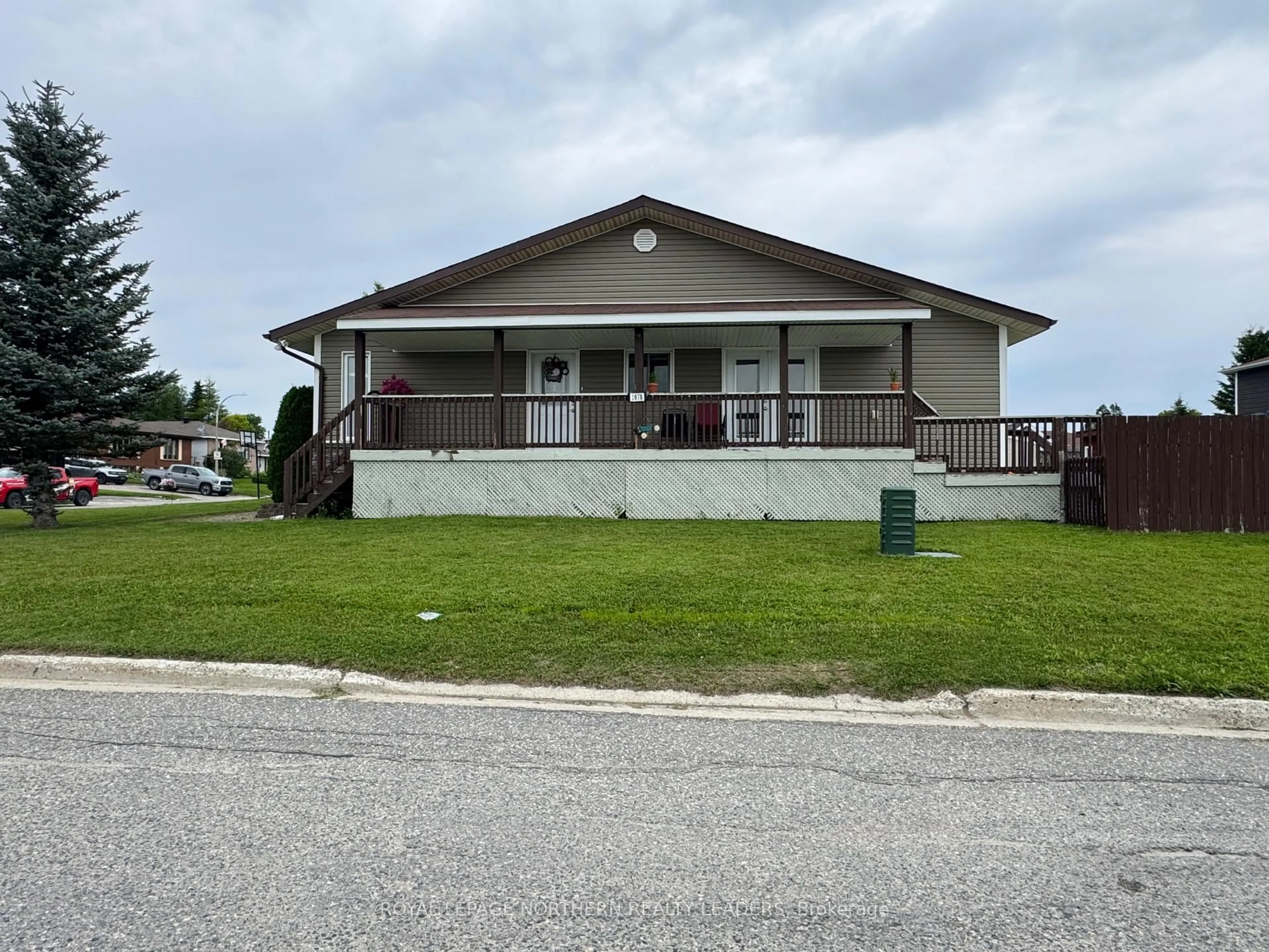Home with vinyl exterior material, street for 1078 Michener Blvd, Timmins Ontario P0N 1K0