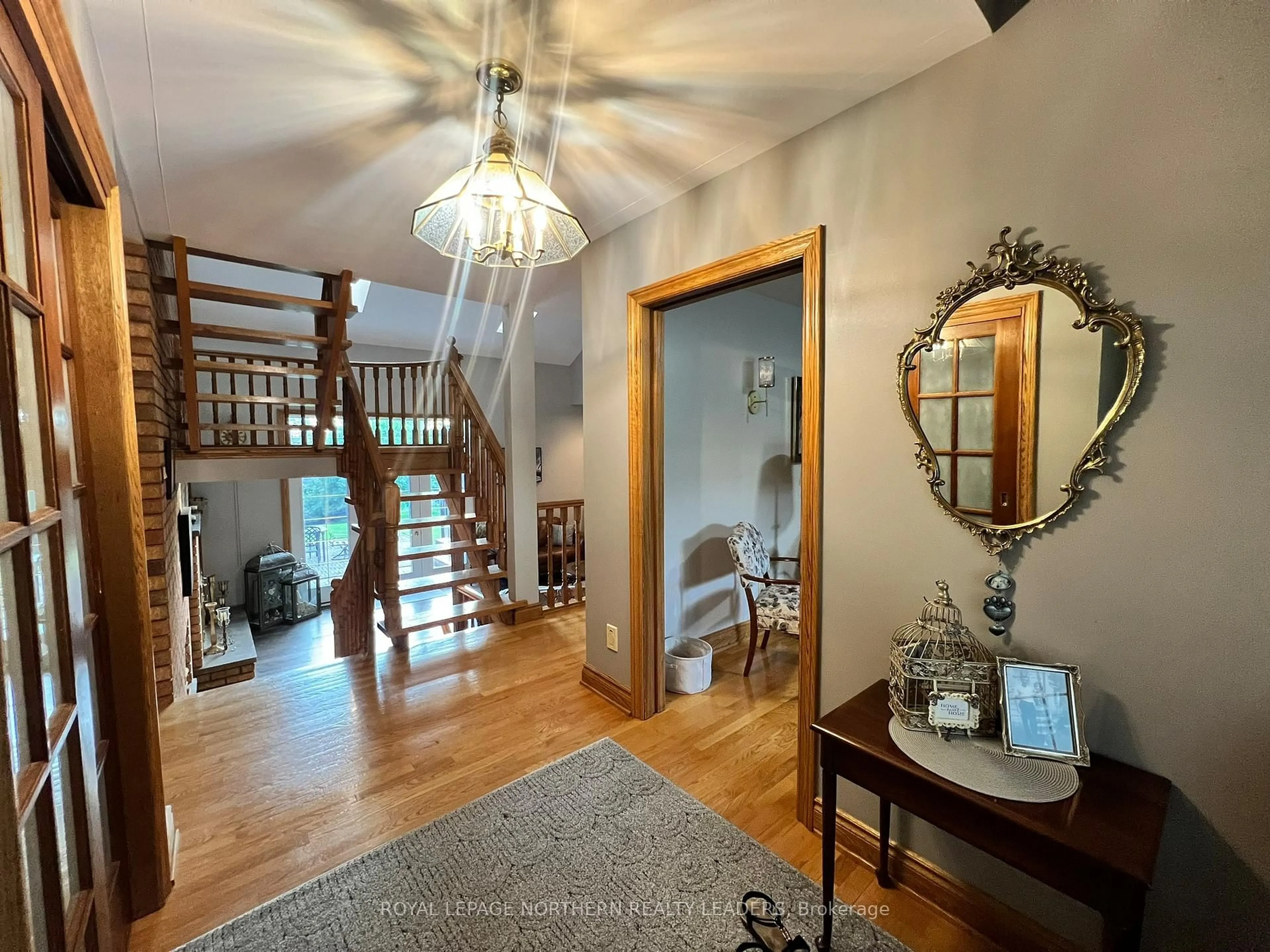 Indoor foyer for 297 Cameron St, Timmins Ontario P4N 8L4